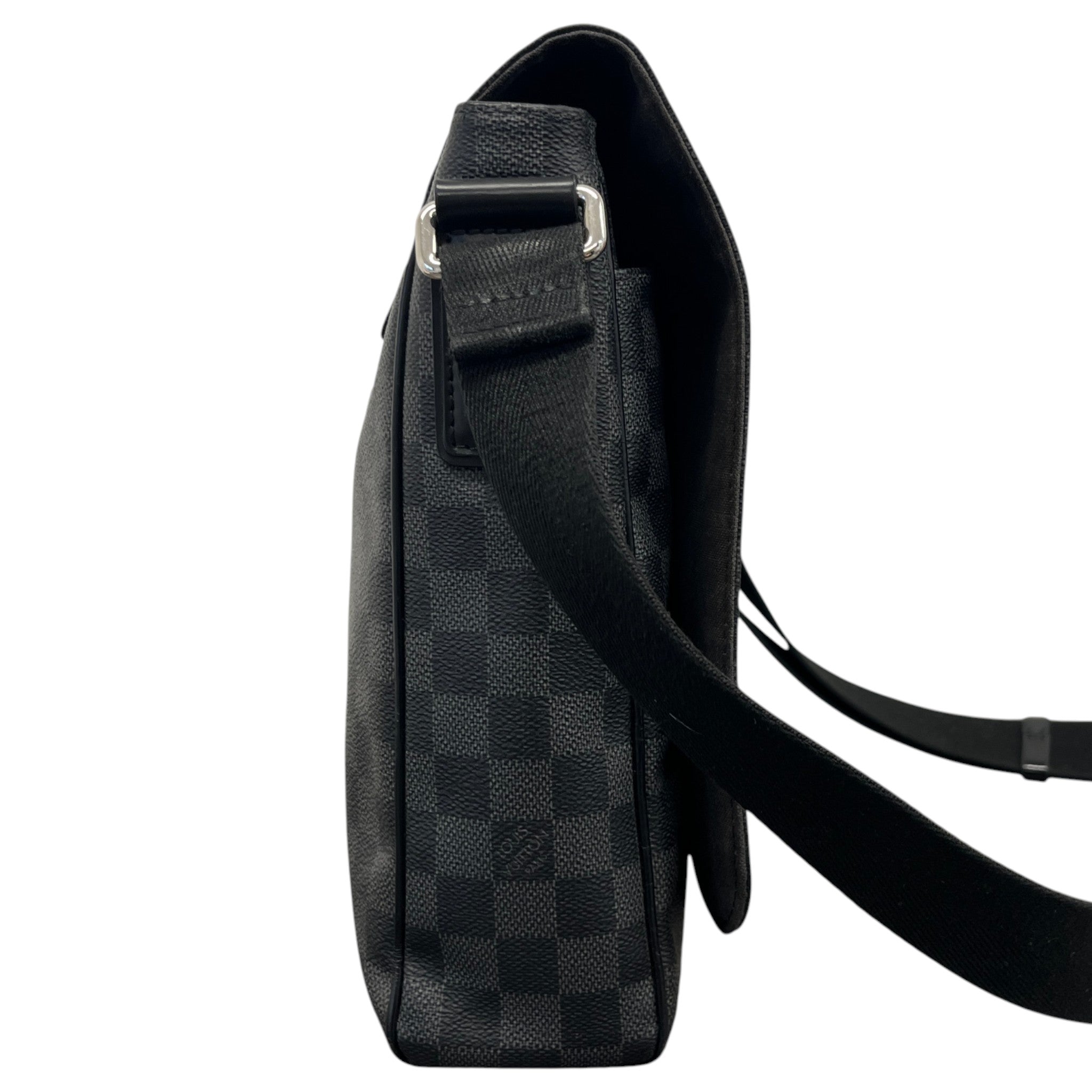 Men's Damier Graphite District Mm Messenger Bag Black