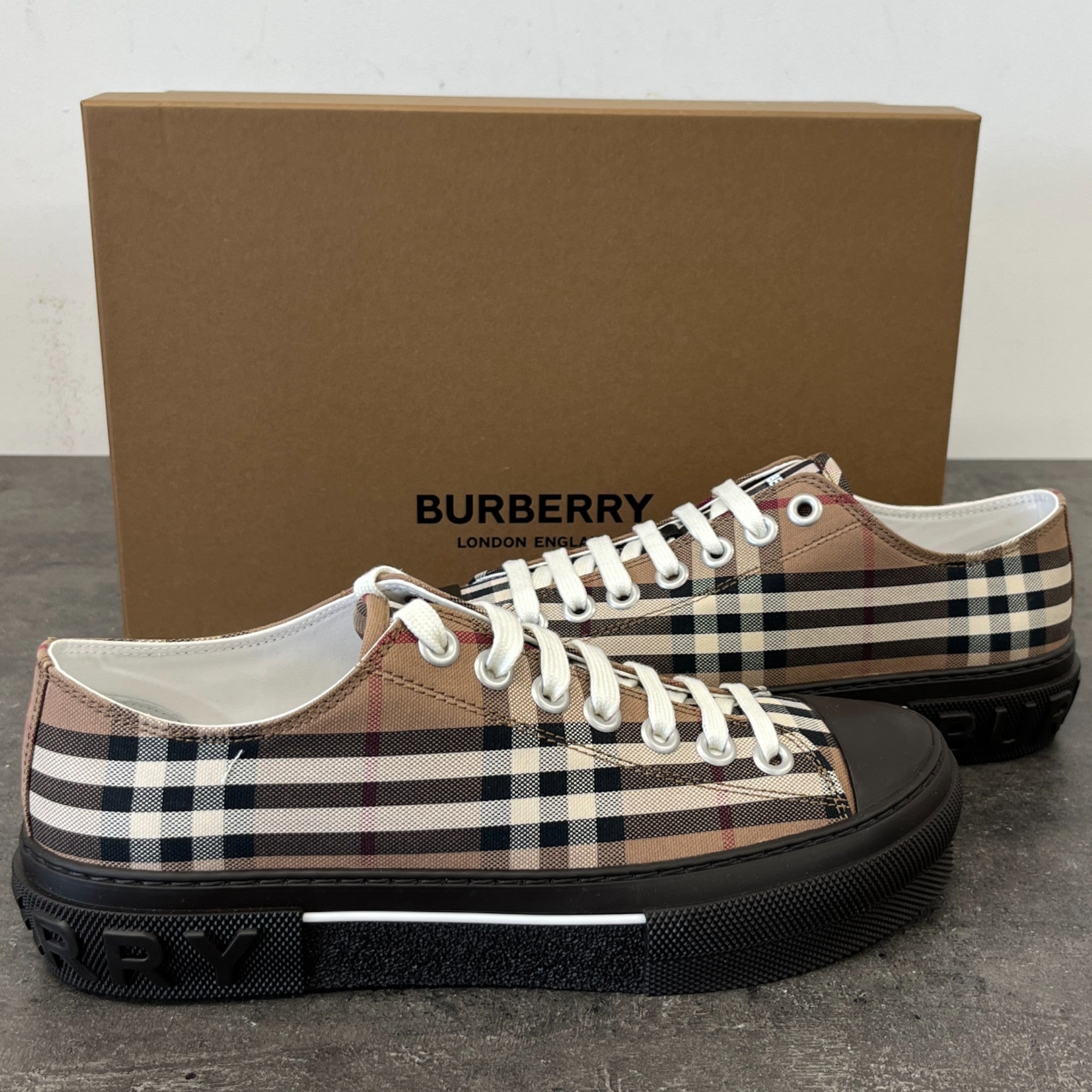 Men's Vintage Check Low Trainers Brown Size EU 40 / UK 6