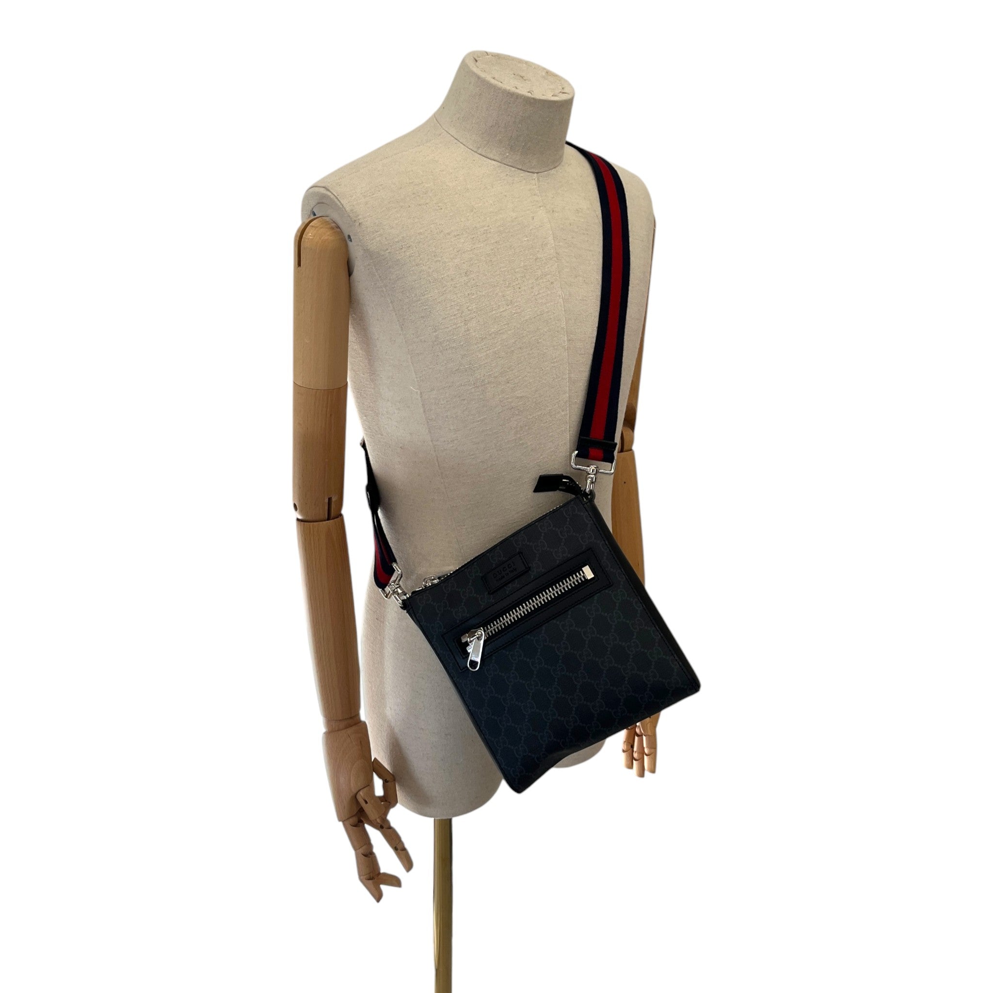 Men's Gg Supreme Messenger Bag Black