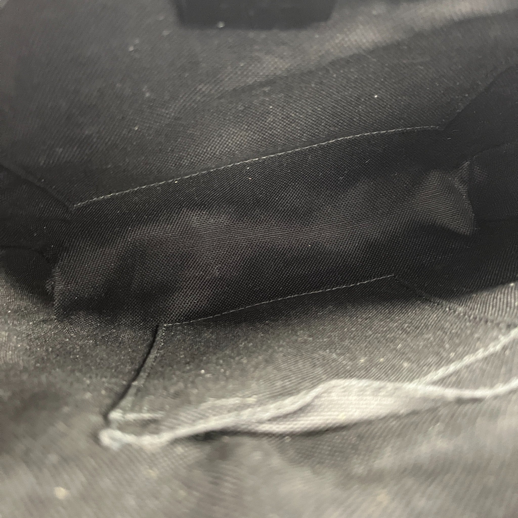 Men's Gg Supreme Messenger Bag Black