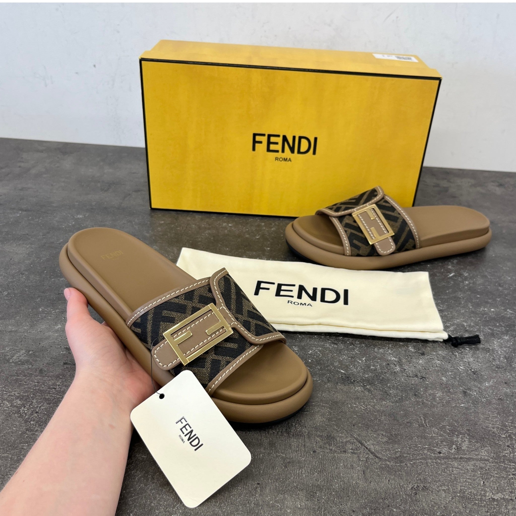 Women's Feel Ff Zucca Slides Brown Size EU 37 / UK 4