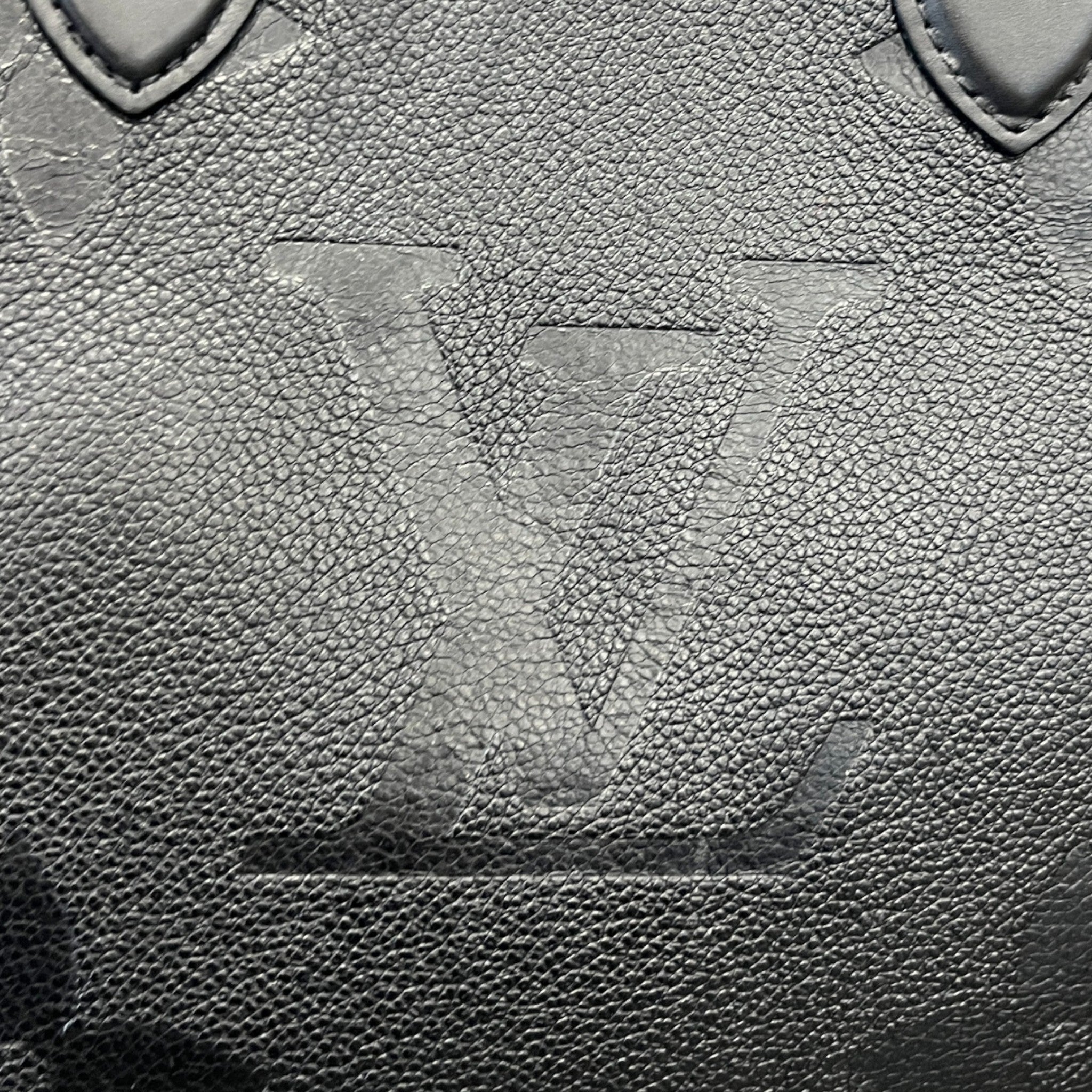 Women's Empreinte Leather On The Go Mm Handbag Black