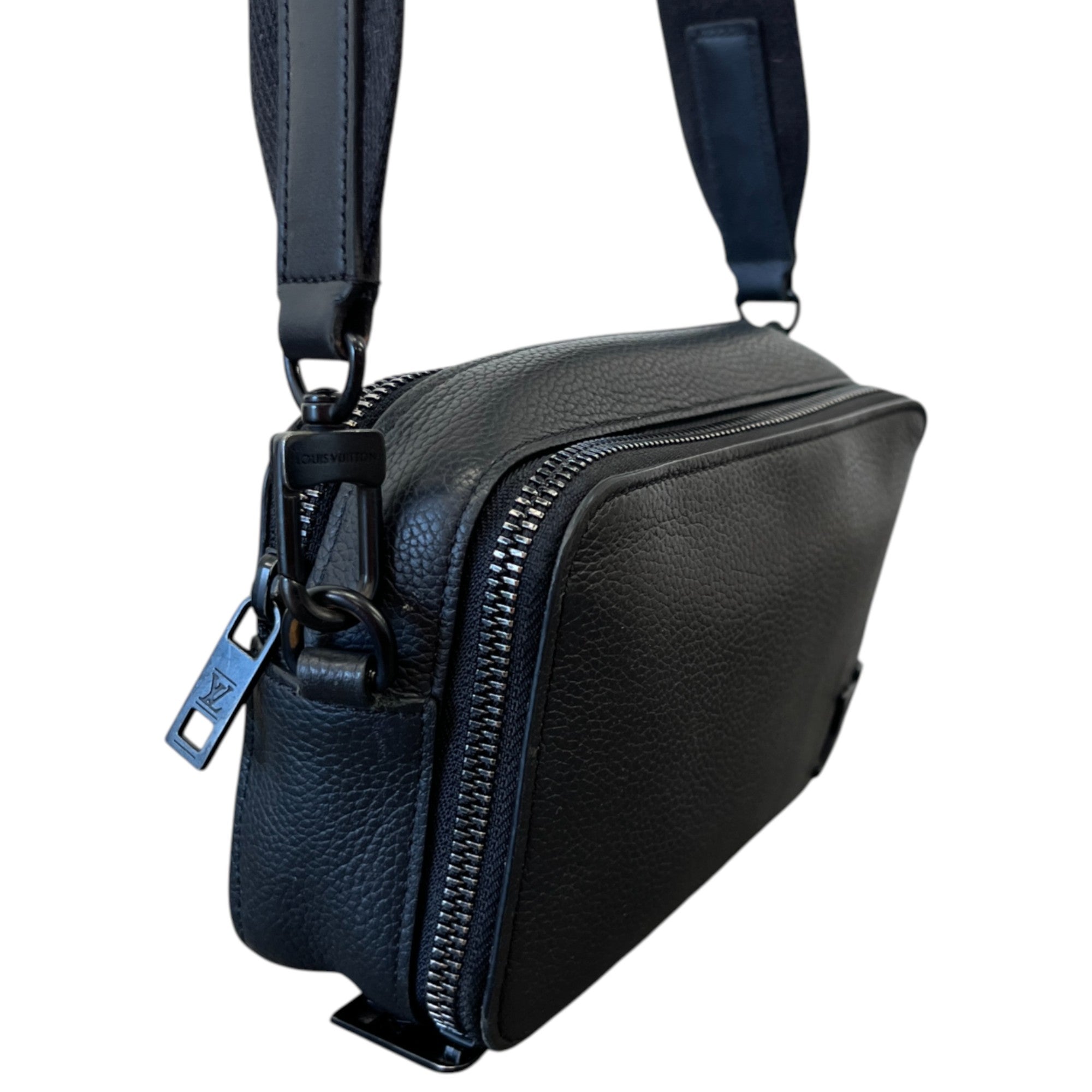 Men's Alpha Wearable Wallet Bag Black