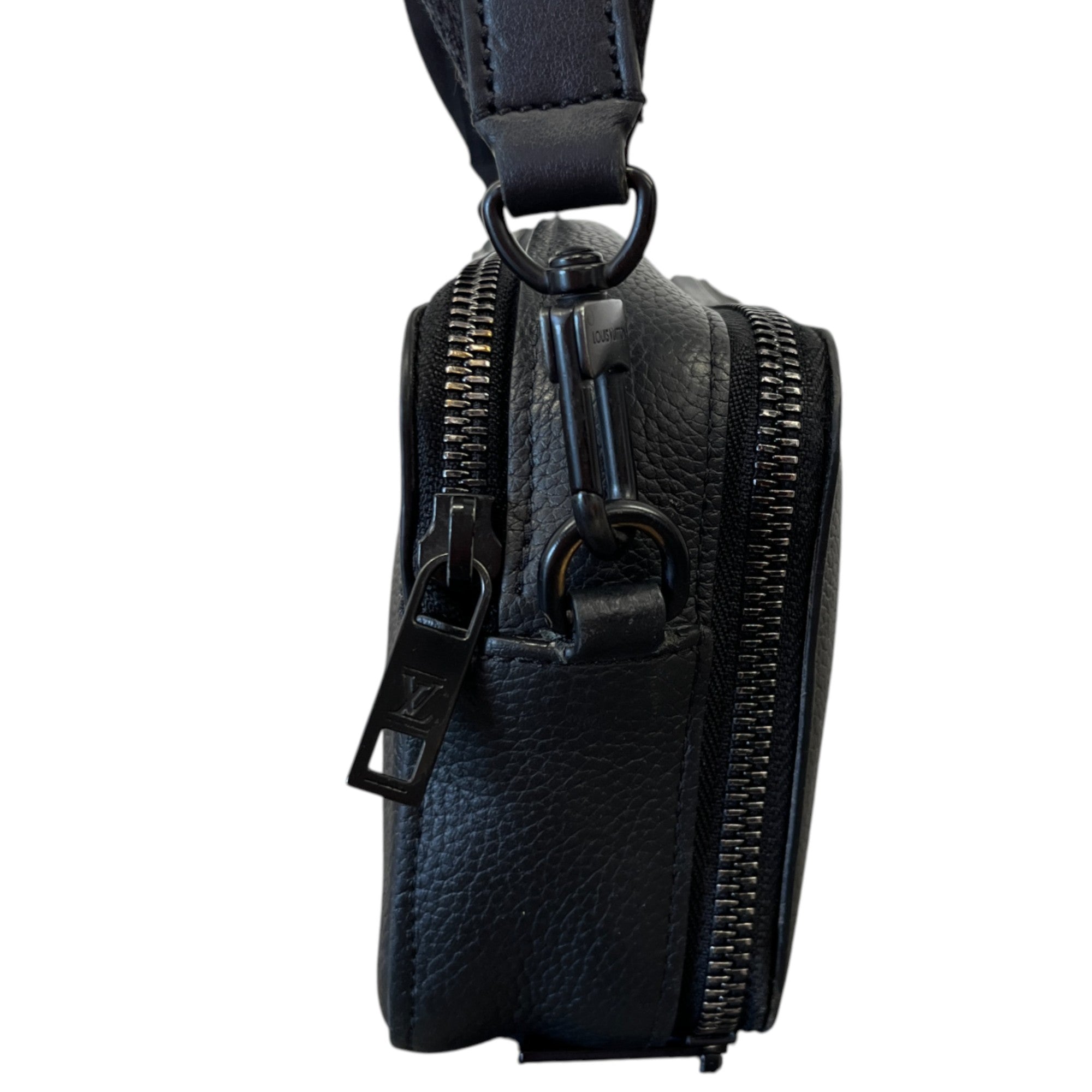 Men's Alpha Wearable Wallet Bag Black