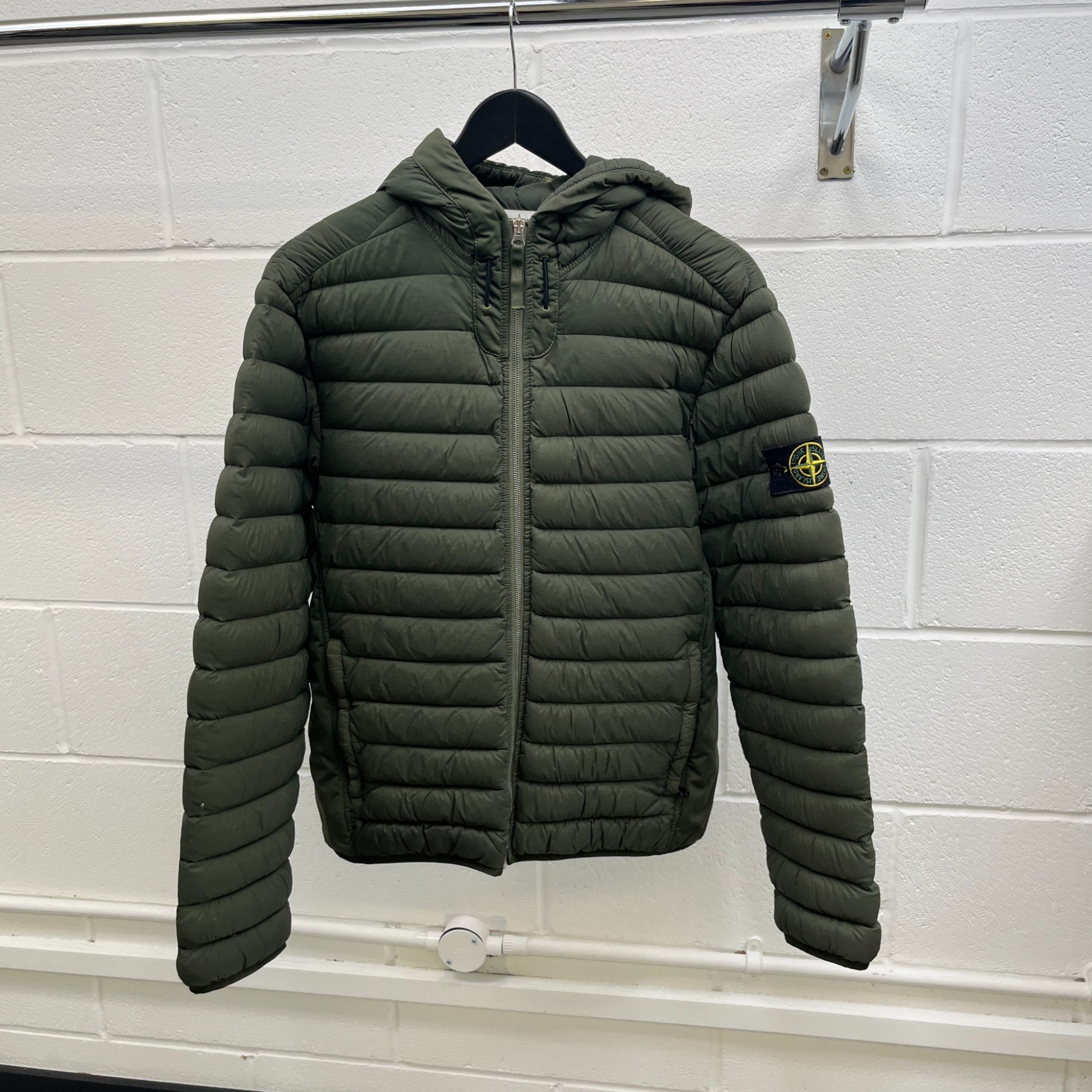 Men's Applique Logo Down Jacket Khaki Size S