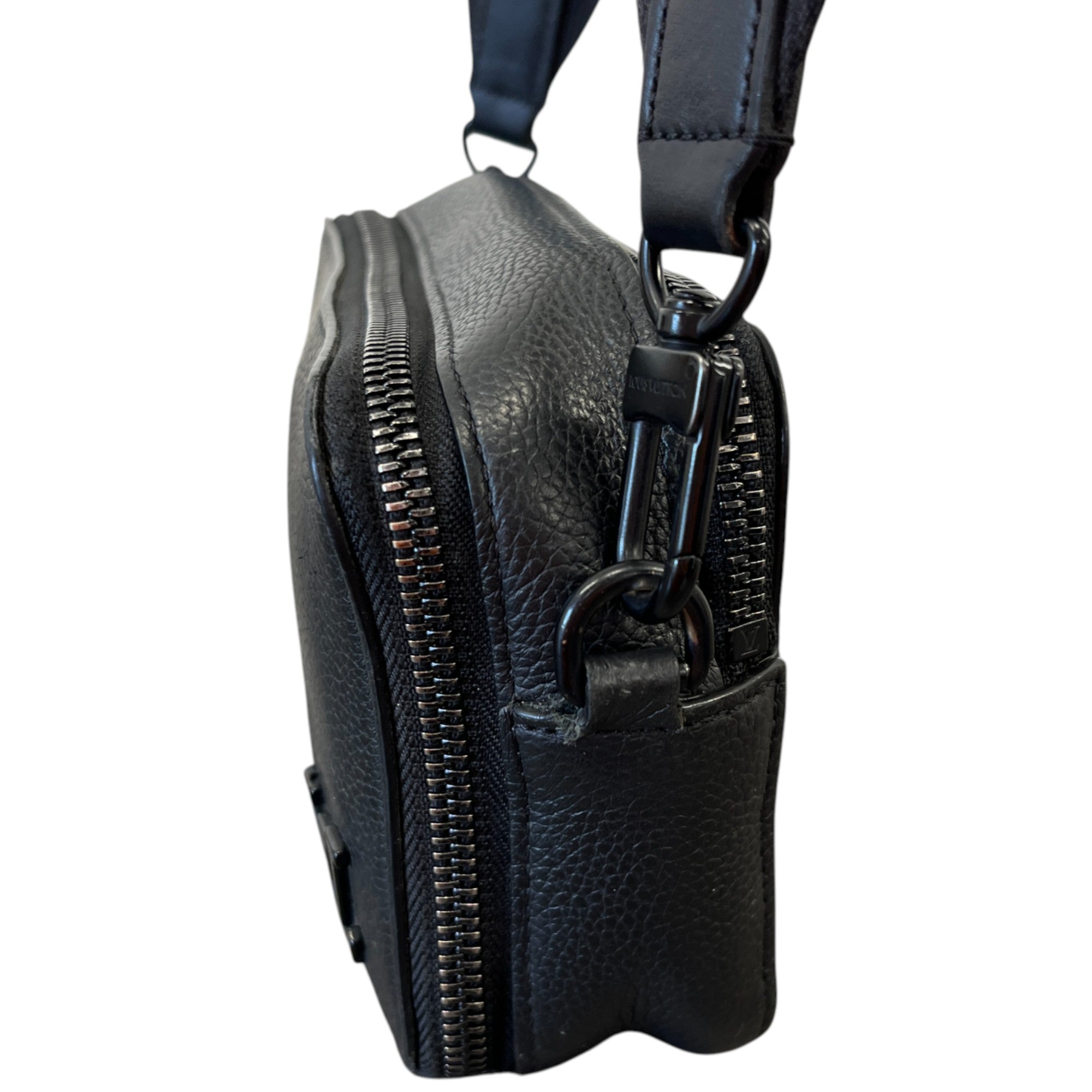 Men's Alpha Wearable Wallet Bag Black