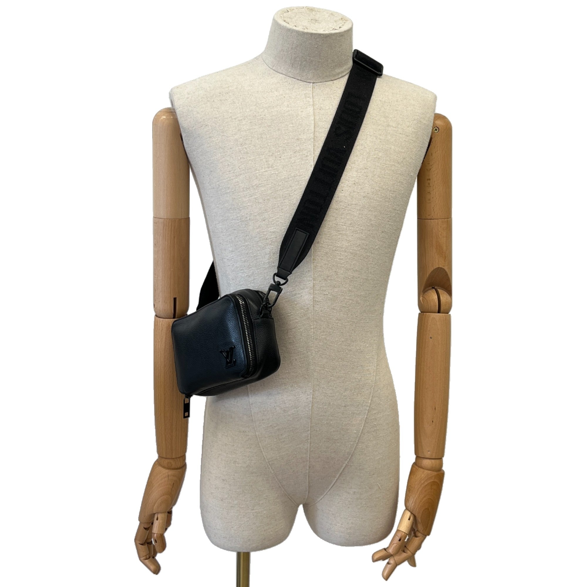 Men's Alpha Wearable Wallet Bag Black