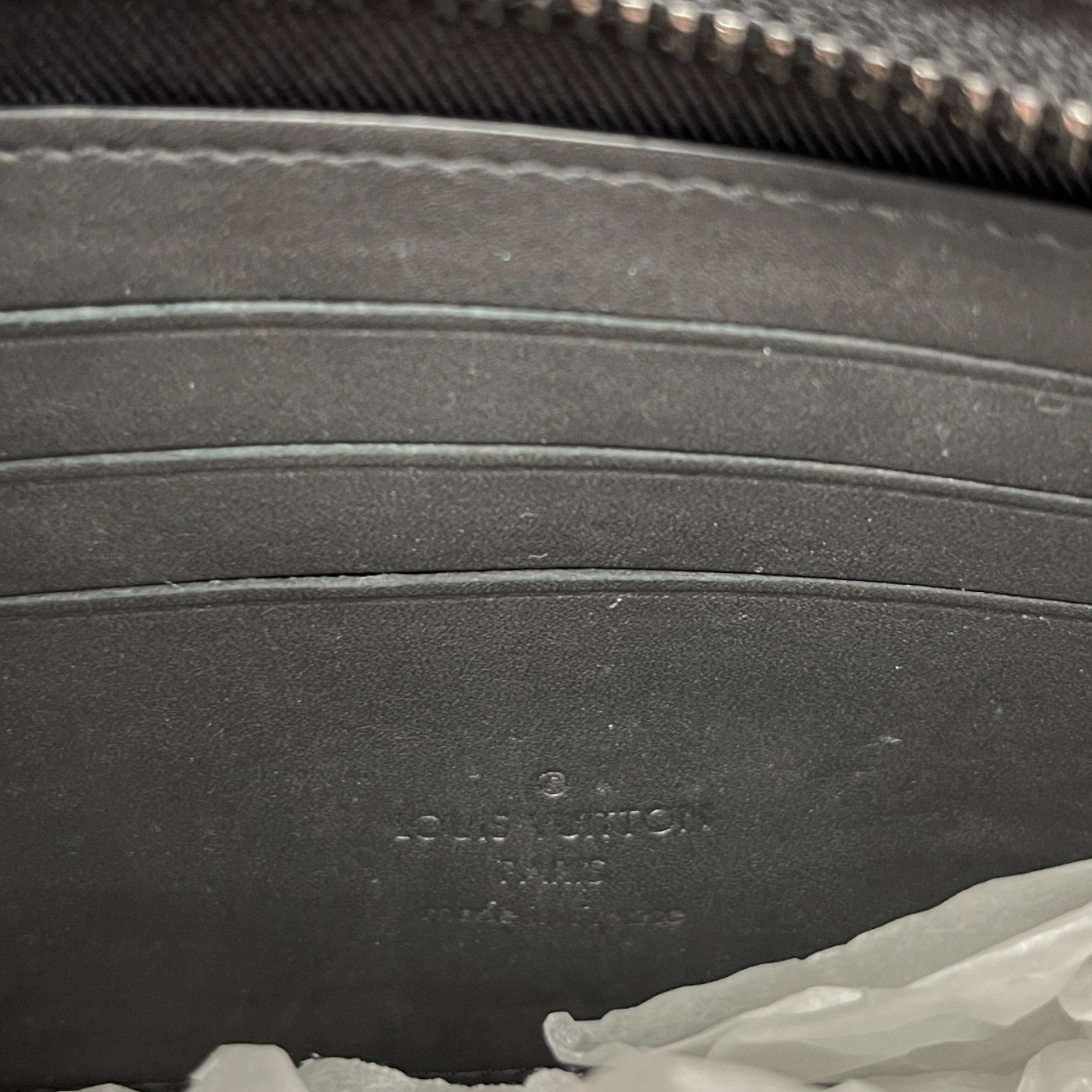 Men's Alpha Wearable Wallet Bag Black