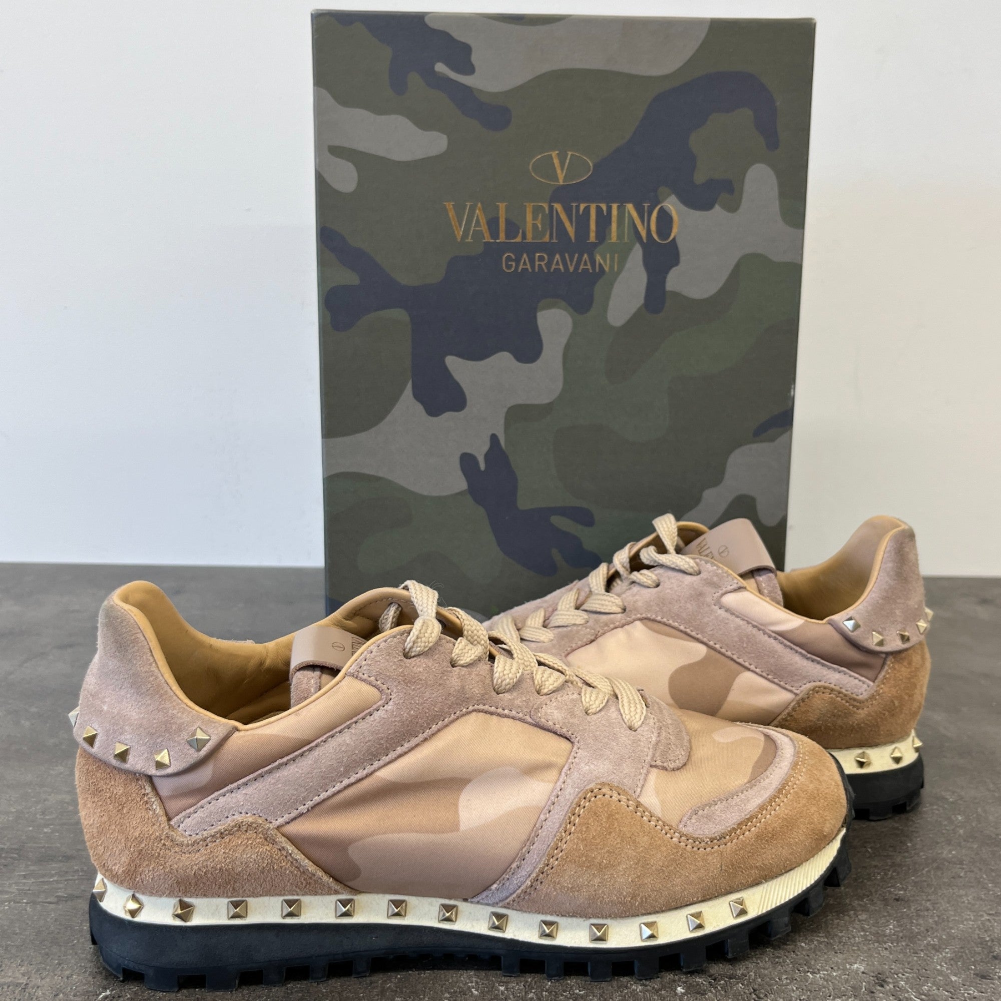 Women's Rockstud Low Trainers Pink Size EU 36 / UK 3