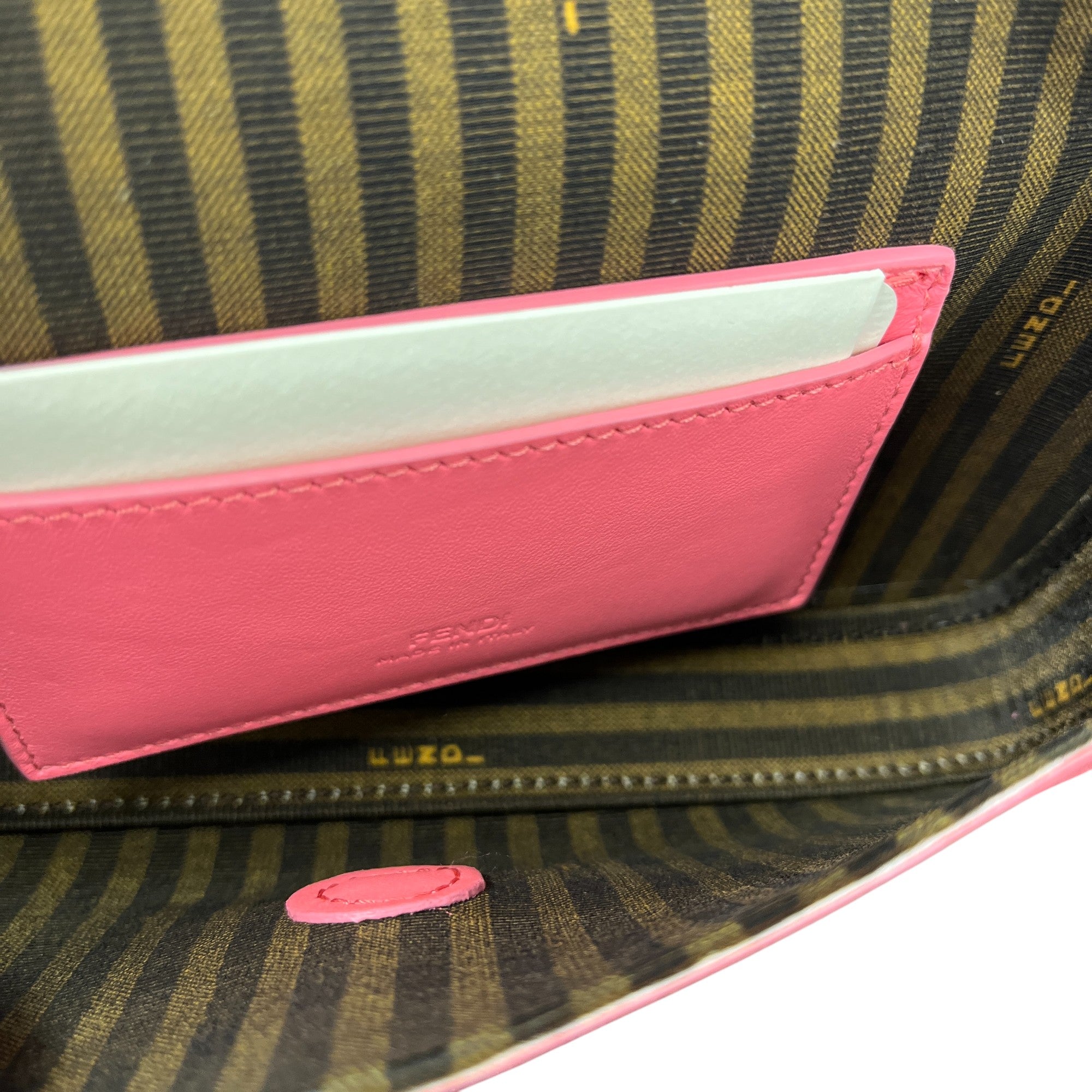 Women's Baguette Phone Pouch Pink