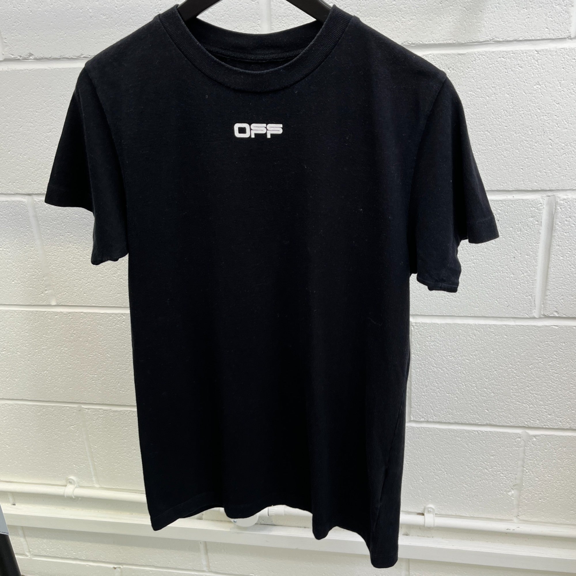 Men's Airport Arrow Logo T-Shirt Black Size XS