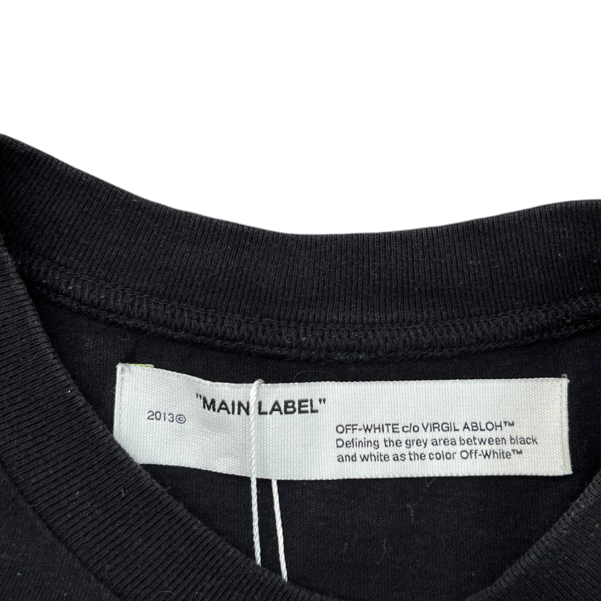 Men's Airport Arrow Logo T-Shirt Black Size XS