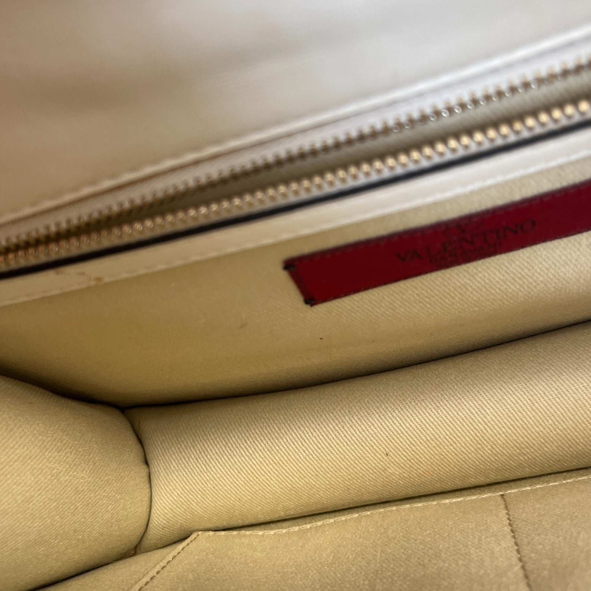 Women's Rockstud Flap Chain Bag Cream