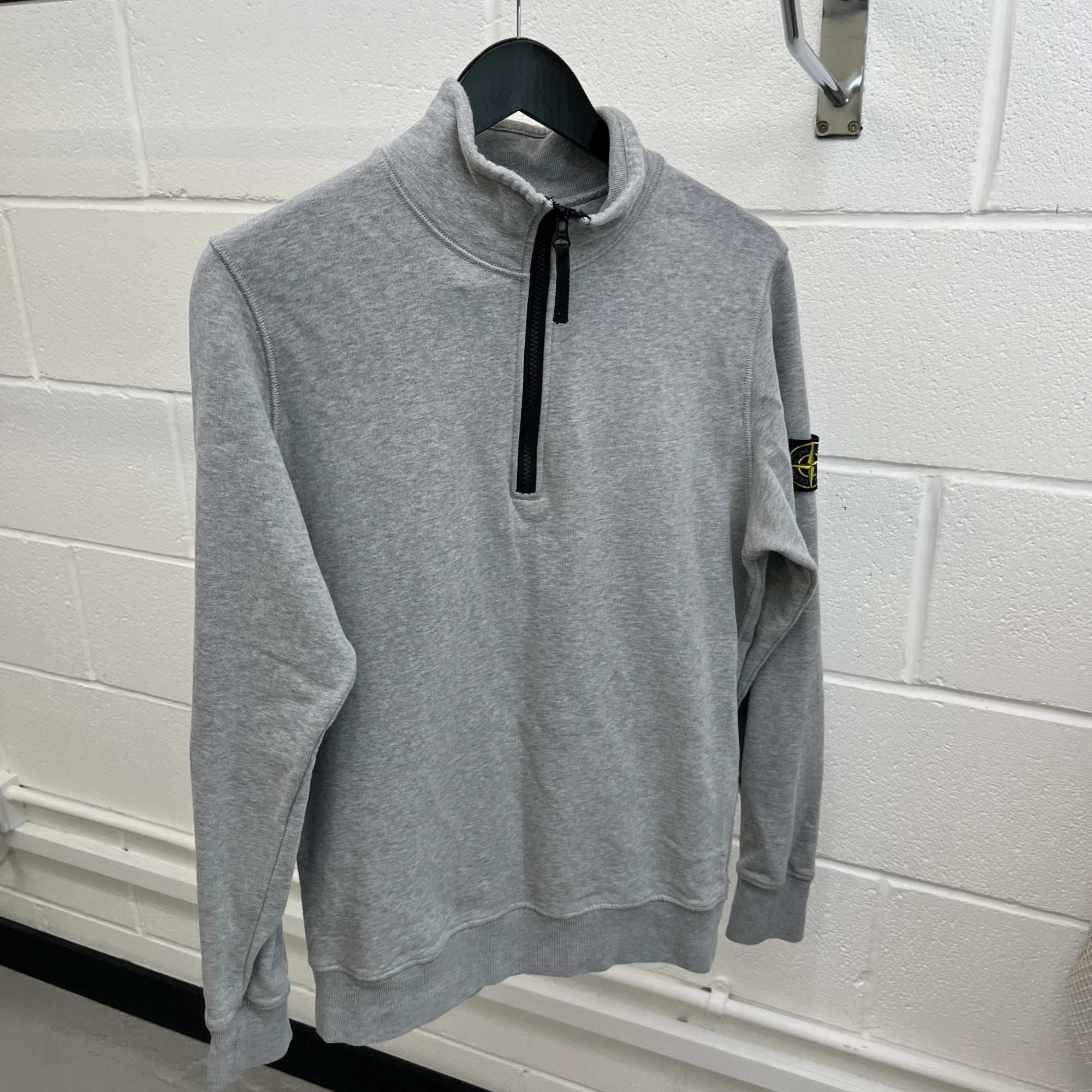 Men's Applique Logo Quarter Zip Sweatshirt Grey Size S