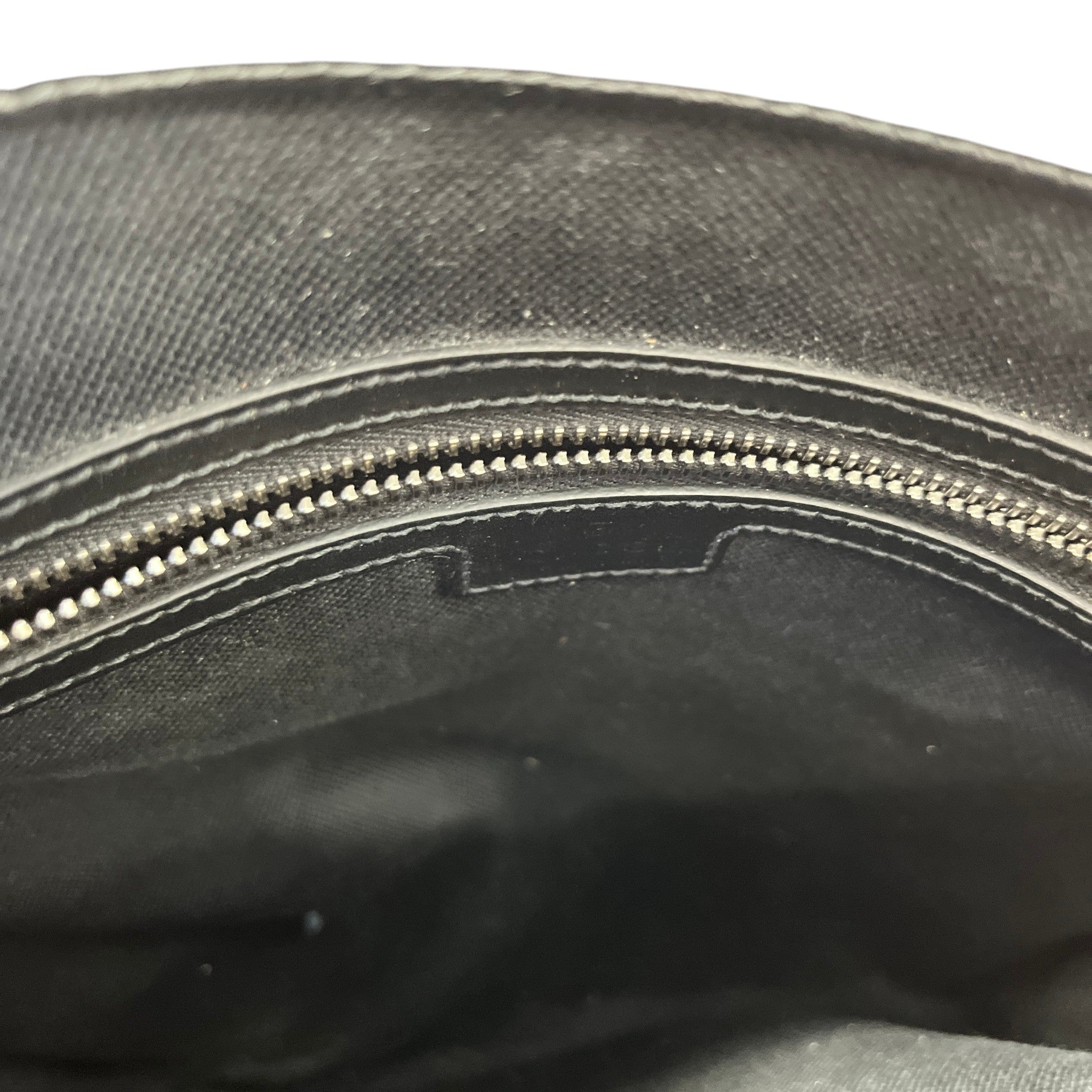 Men's Gg Supreme Messenger Bag Black