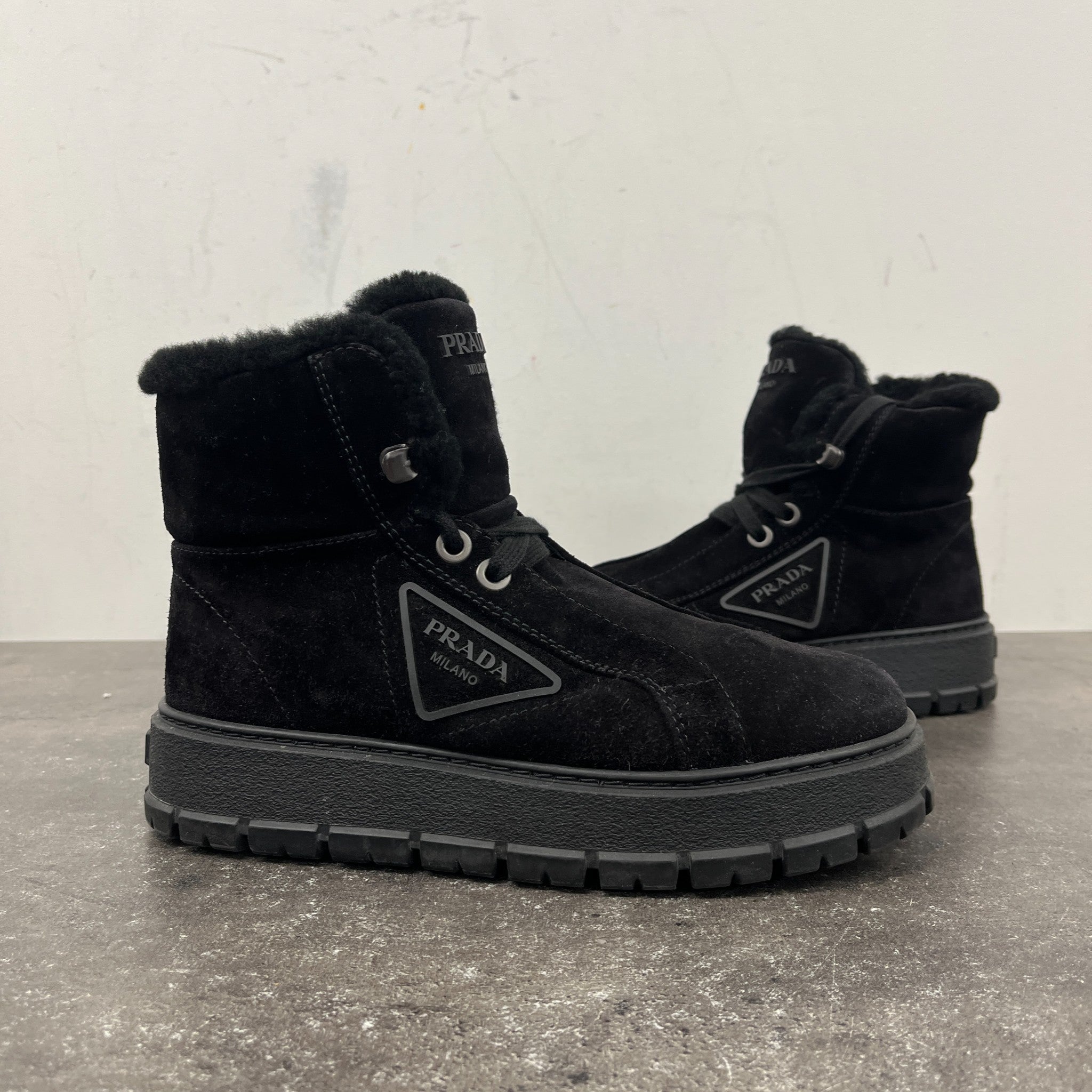 Women's Logo Shearling Boots Black Size EU 37 / UK 4