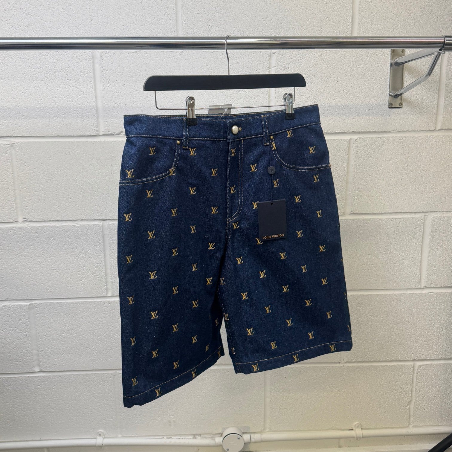 Men's Embroidered Signature Ss24 Shorts Blue Size Waist 32"