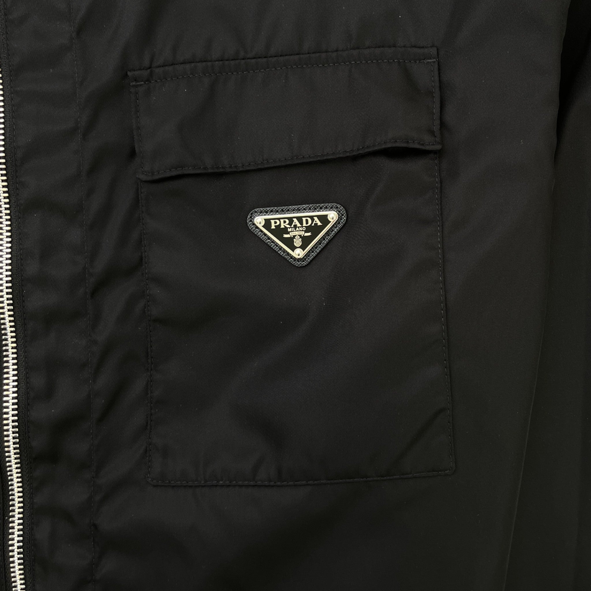 Men's Plaque Logo Re-Nylon OverShirt Black Size M