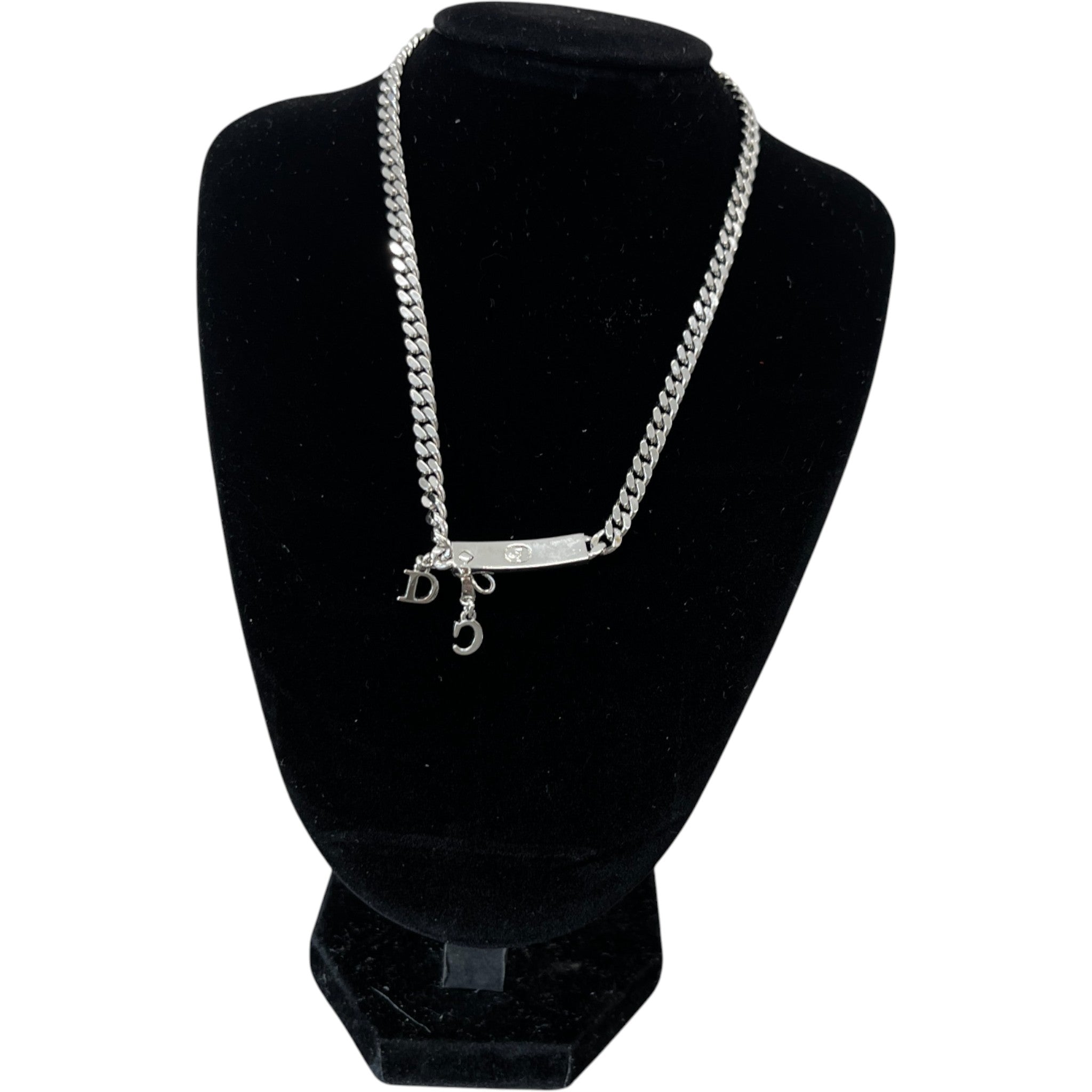 Women's Logo Plaque Choker Necklace Silver
