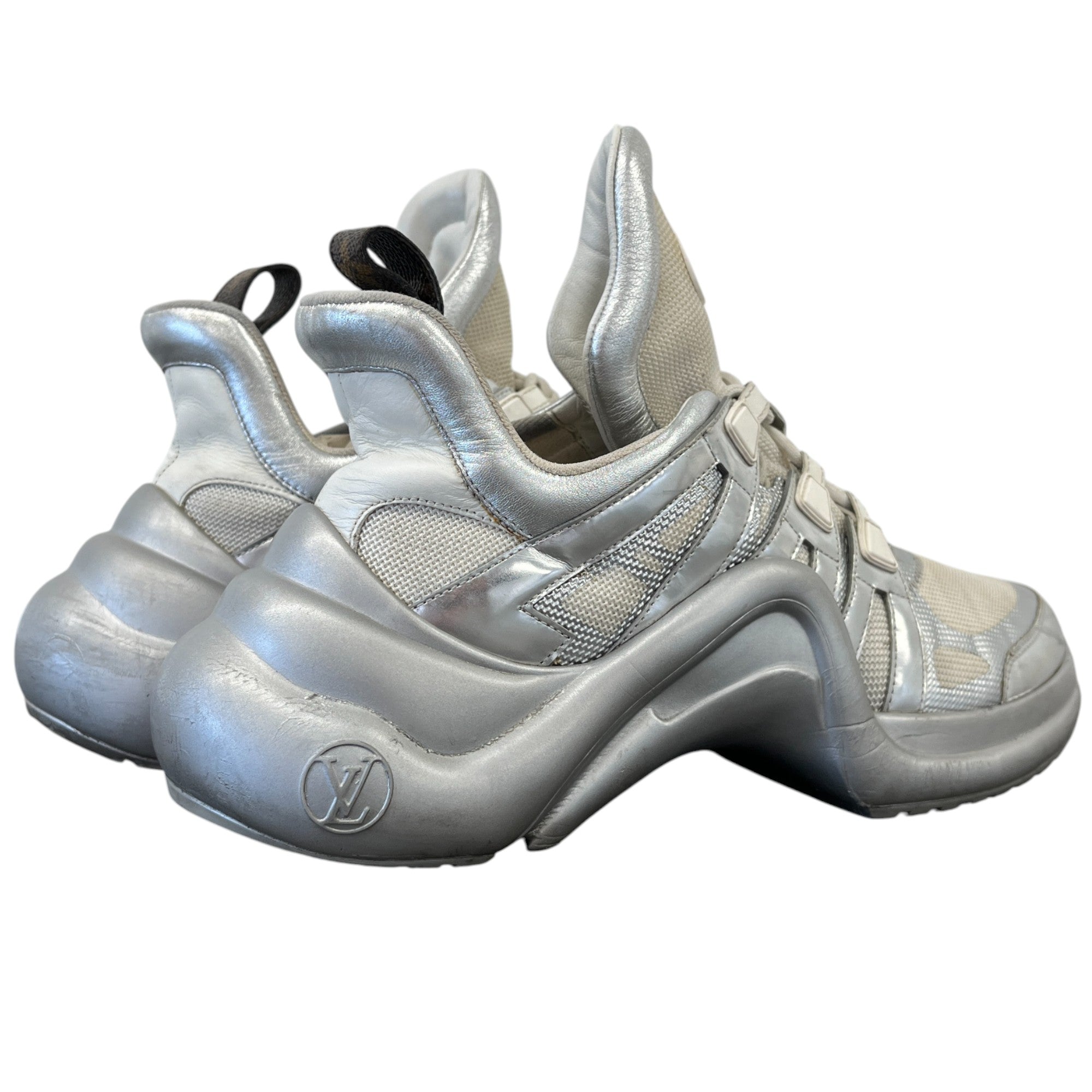 Men's Metallic Archlight Low Trainers Silver Size EU 41 / UK 7