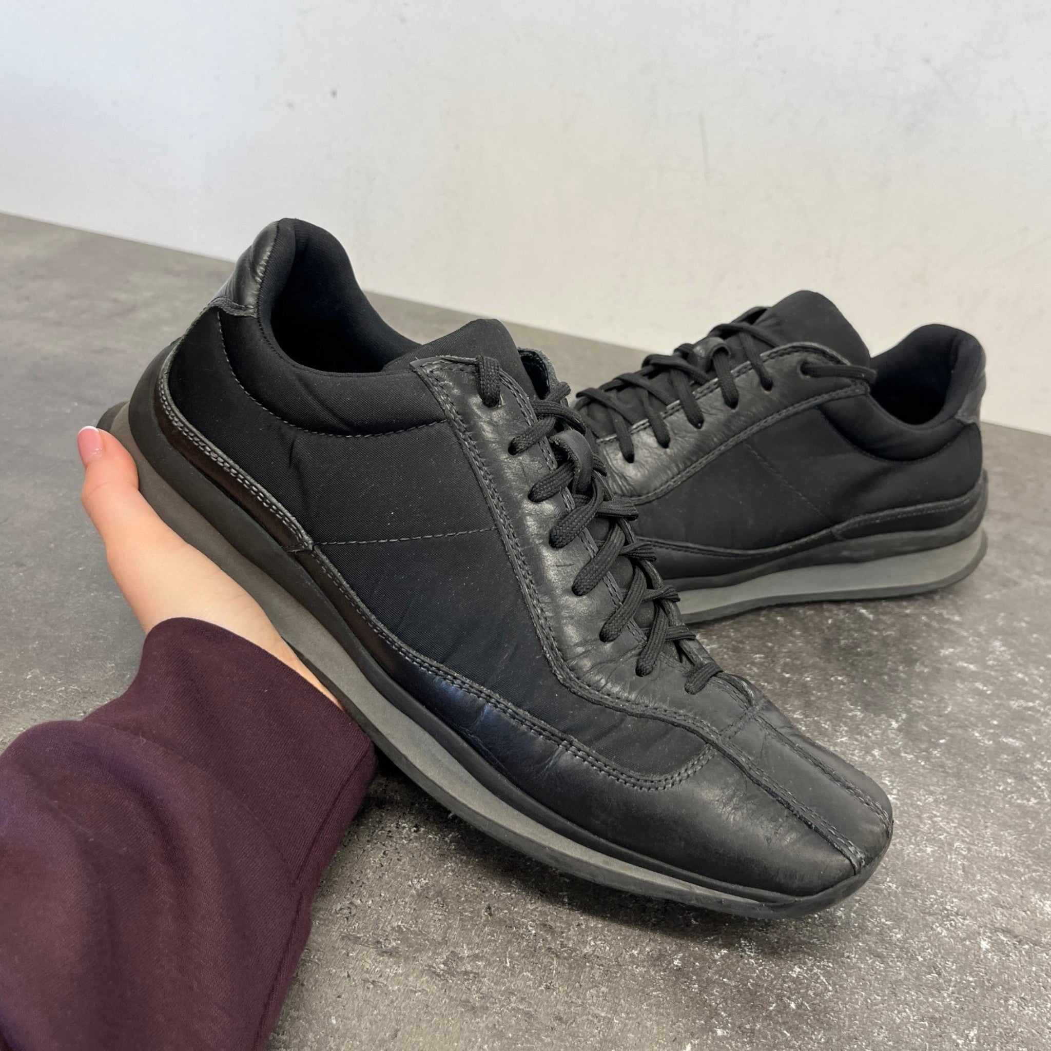 Men's Symbol Low Trainers Black Size EU 41 / UK 7