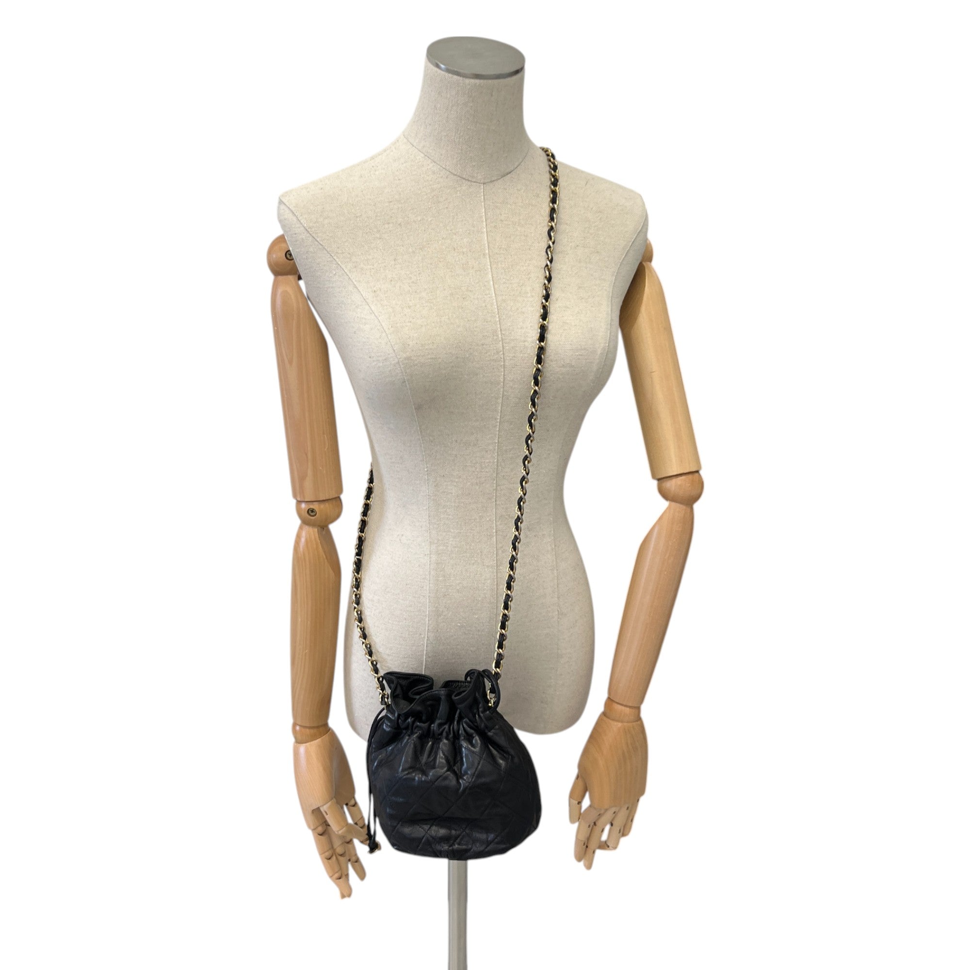 Women's Matelasse Chain Bucket Bag Black