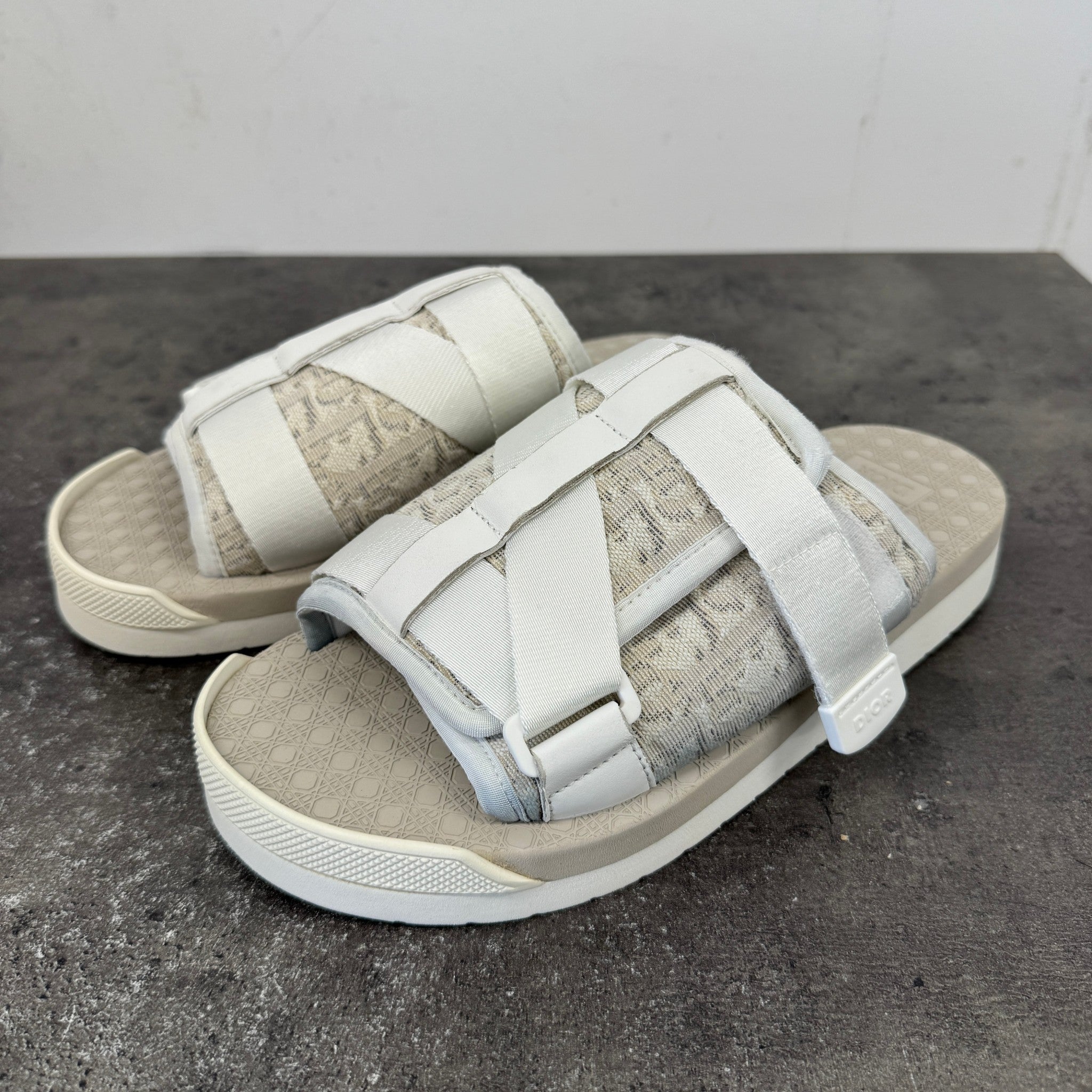 Men's Oblique Alpha Slides Grey Size EU 40 / UK 6