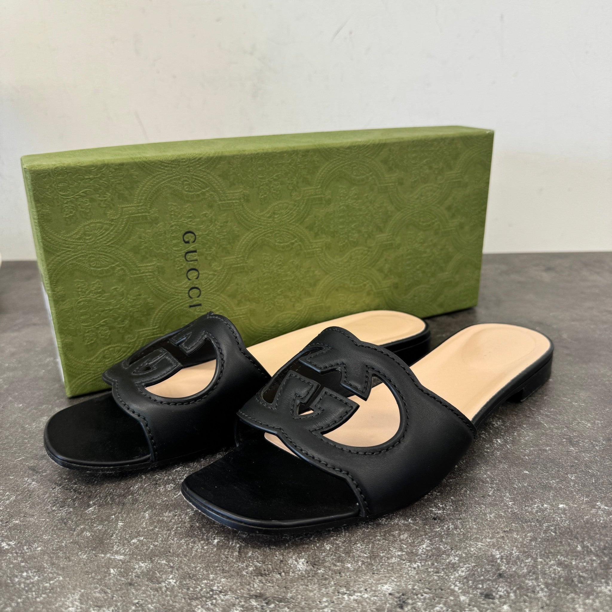 Women's Interlocking G Sandals Black Size EU 39 / UK 6