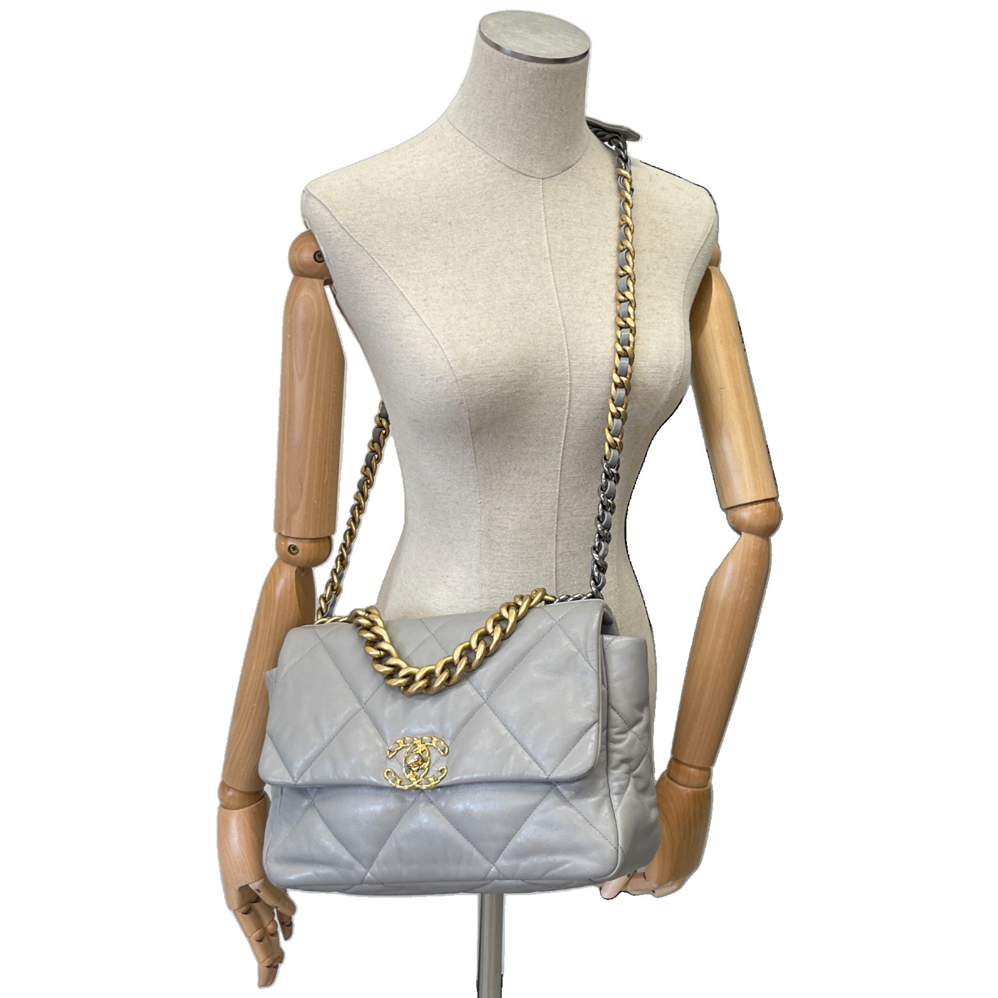 Women's Lambskin Quilted 19 Handbag Grey