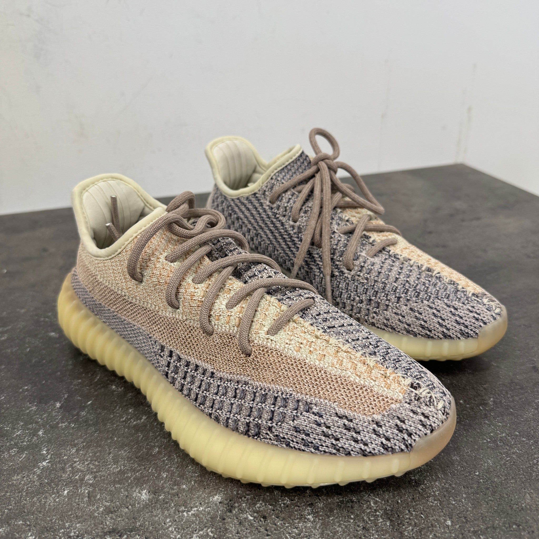 Men's Boost 350 V2 Low Trainers Beige Size EU 40 / UK 6