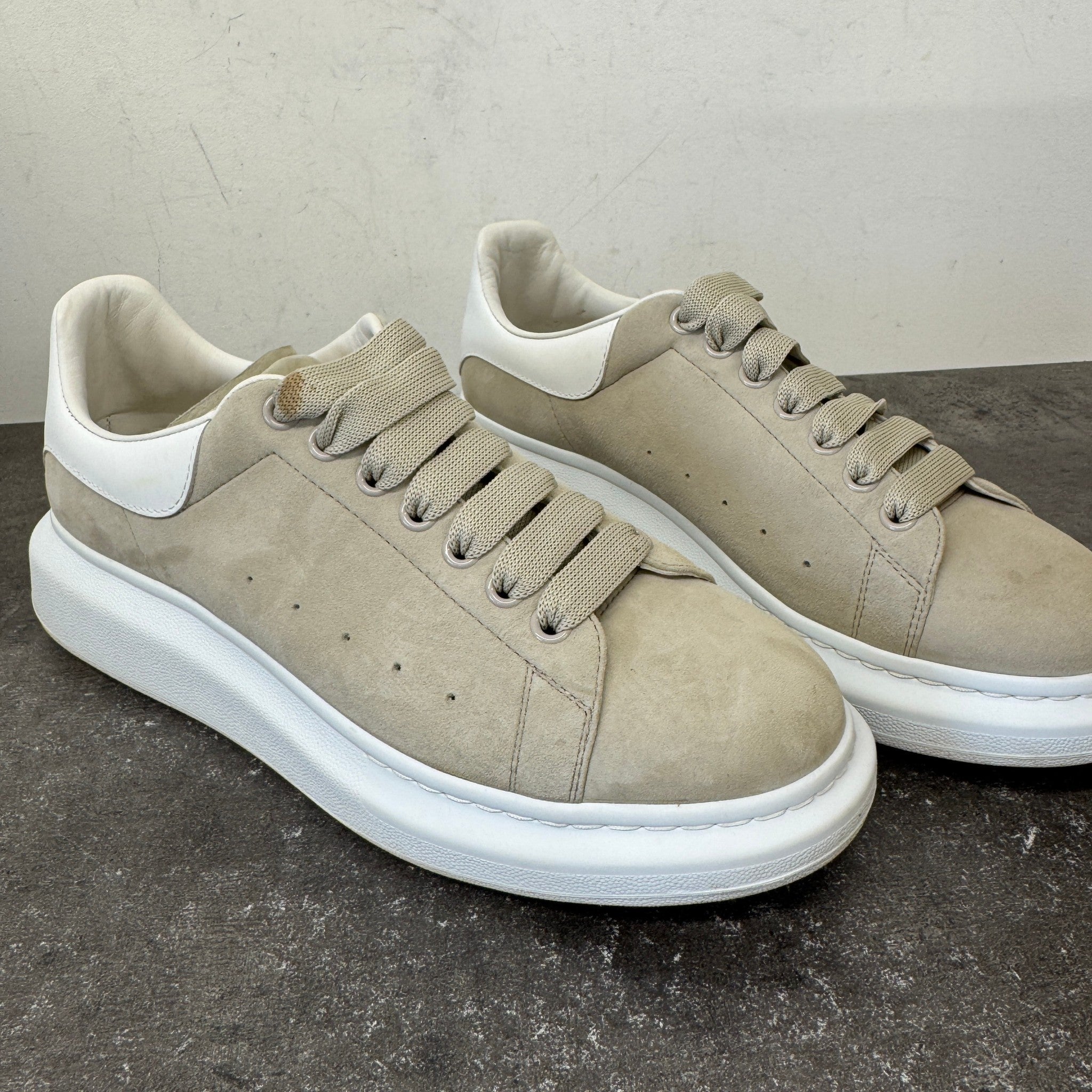 Men's Oversized Low Trainers Beige Size EU 43 / UK 9