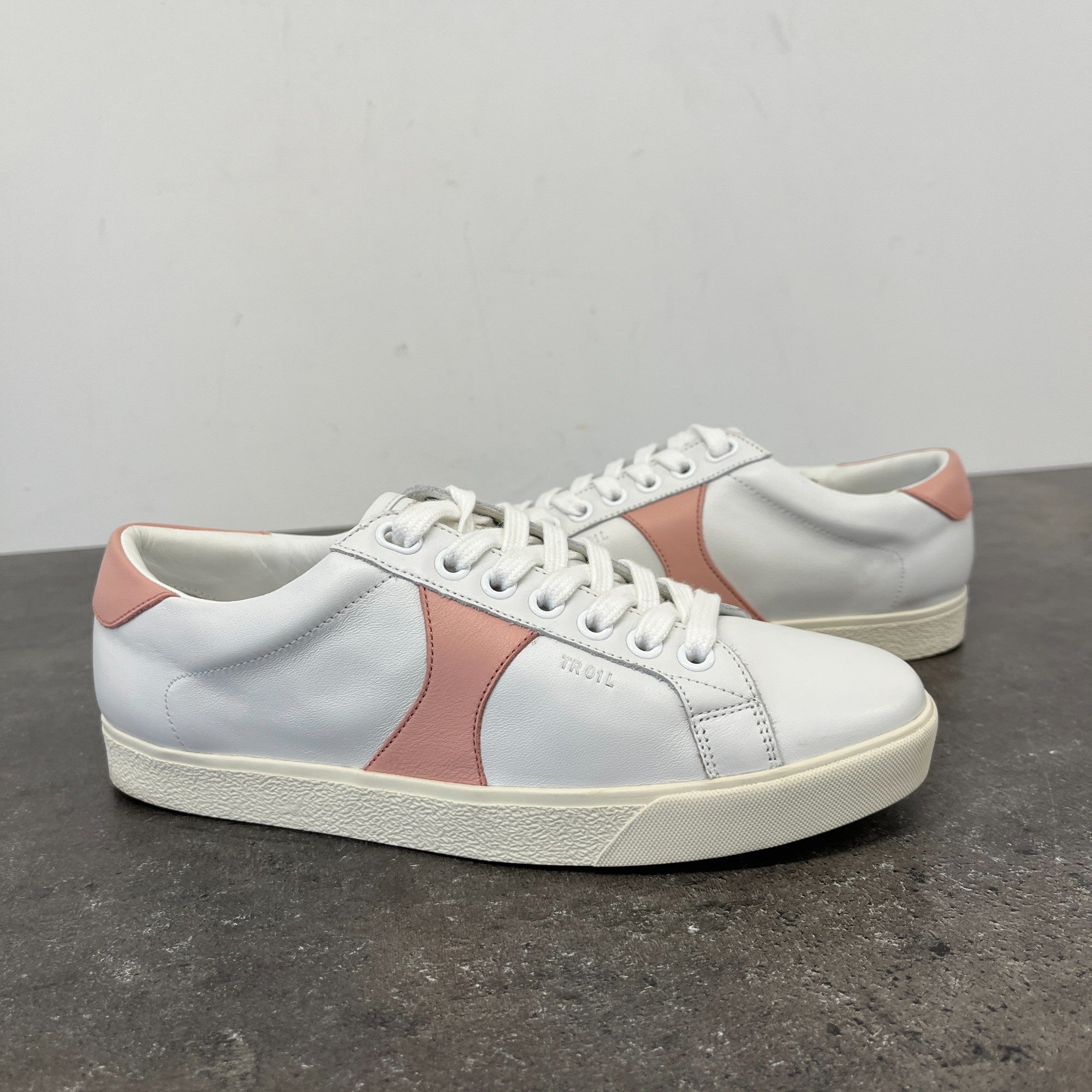 Women's Triomphe Low Trainers White Size EU 36 / UK 3