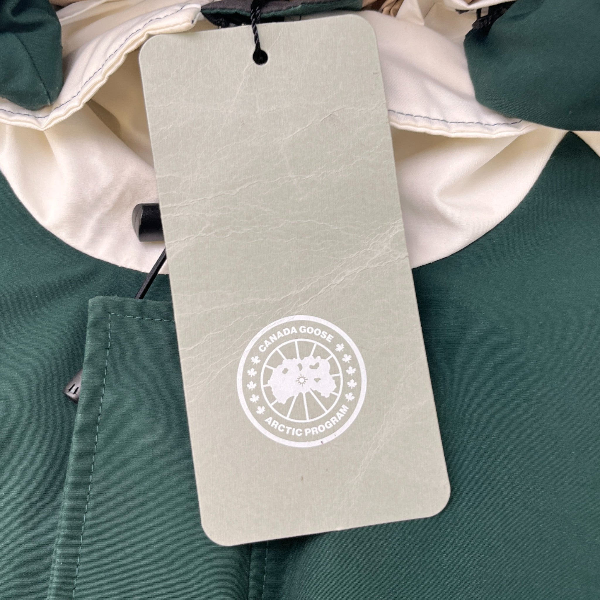 Chilliwack Panelled Arctic-Tech Bomber Down Jacket Green Size M