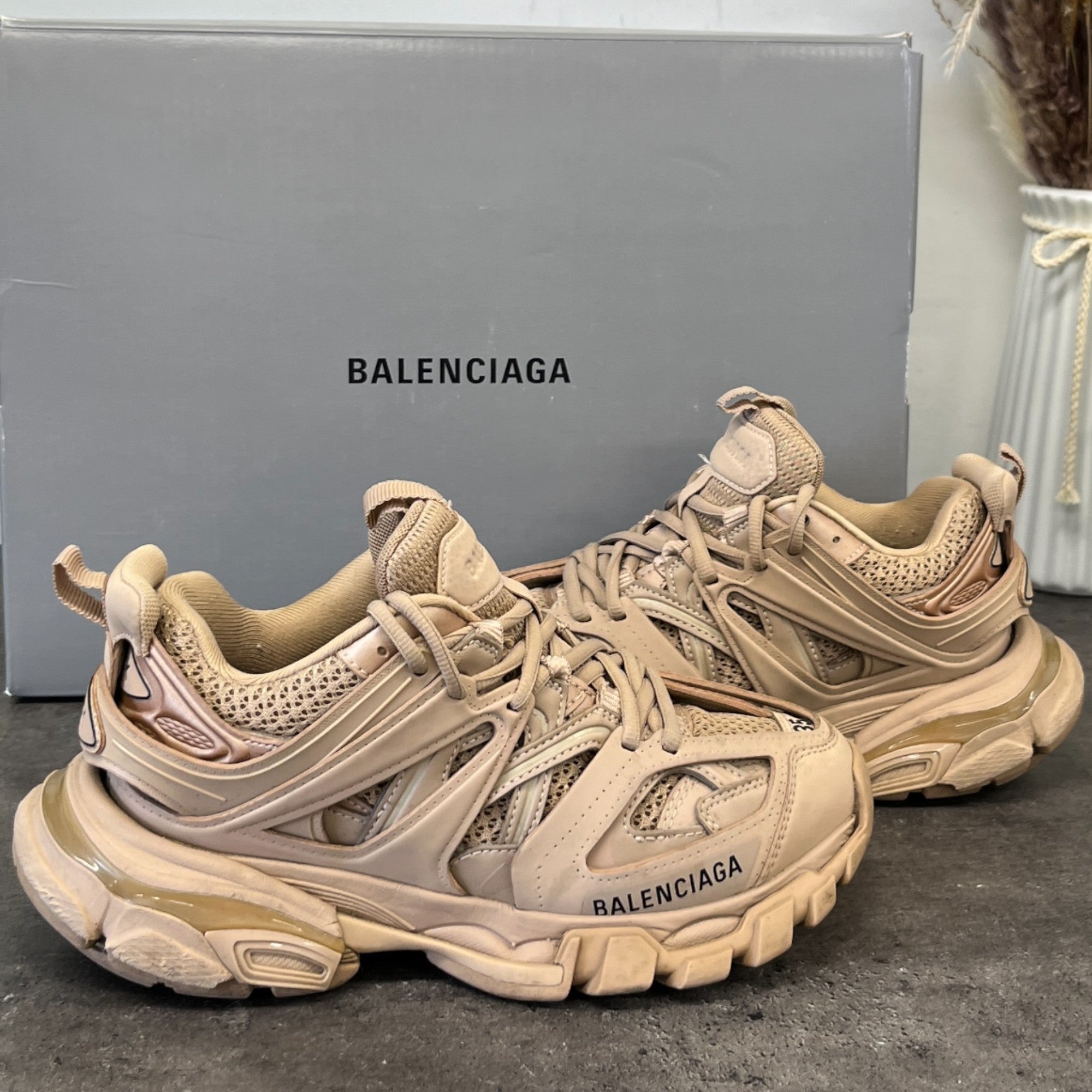 Women's Tracks Low Trainers Beige Size EU 35 / UK 2