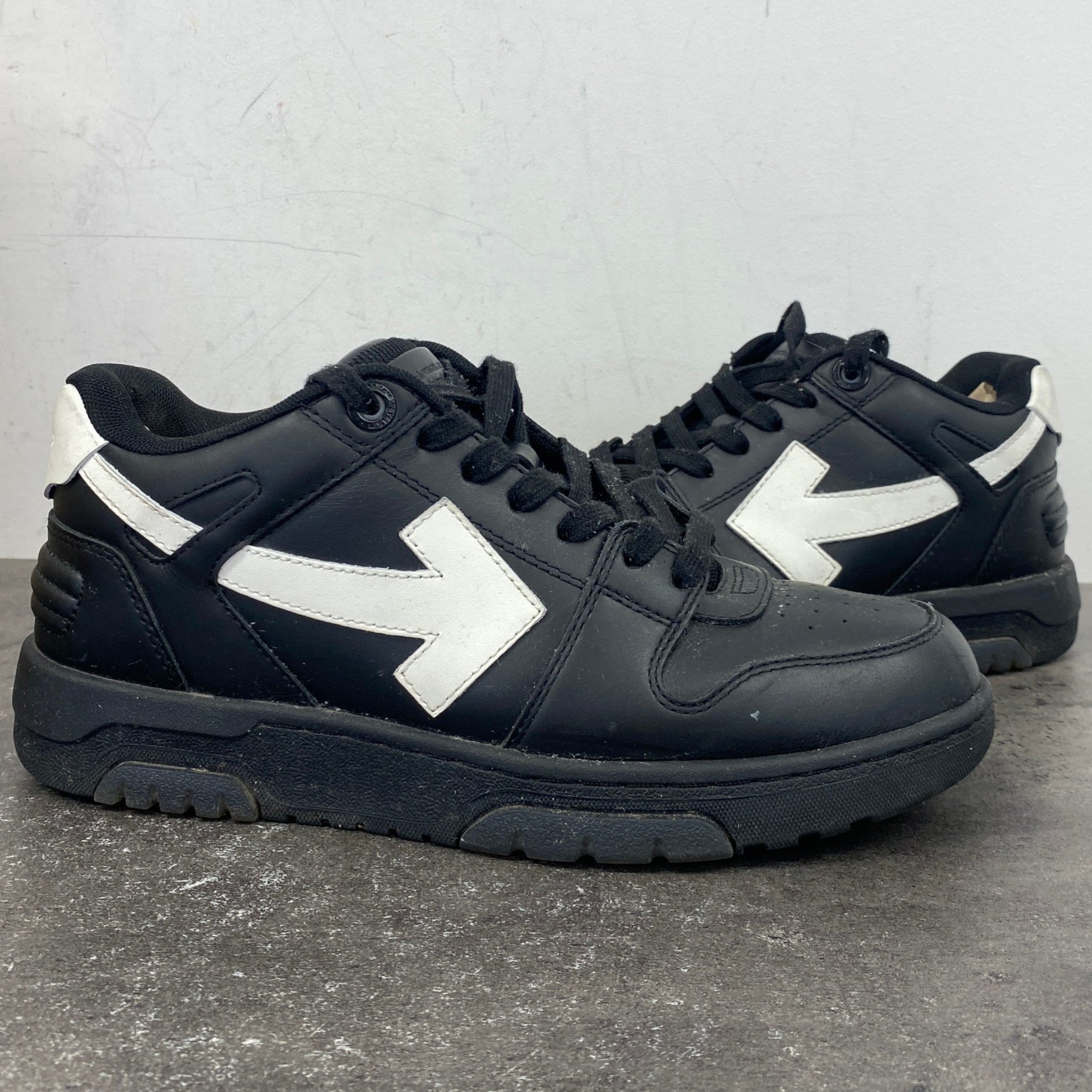 Men's Out Of Office Low Trainers Black Size EU 40 / UK 6