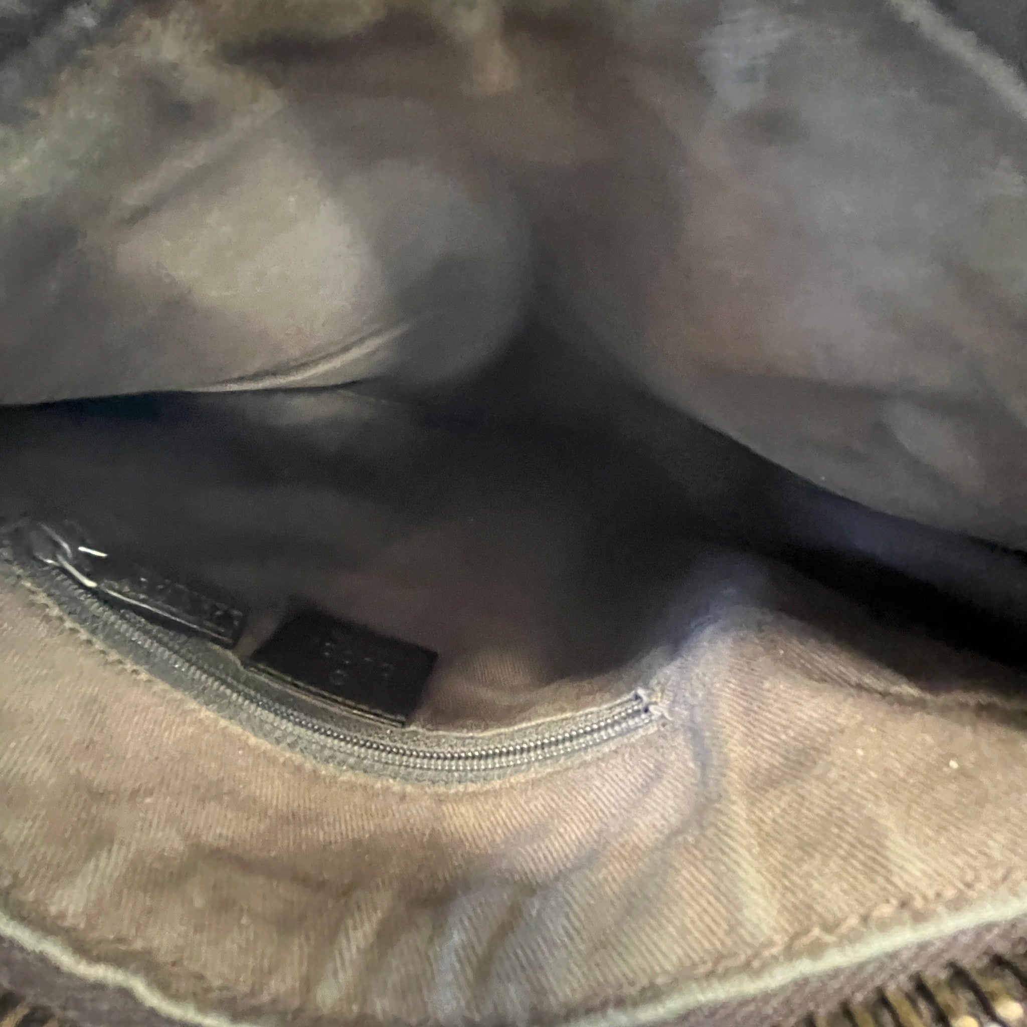 Women's Gg Supreme Hobo Handbag Brown