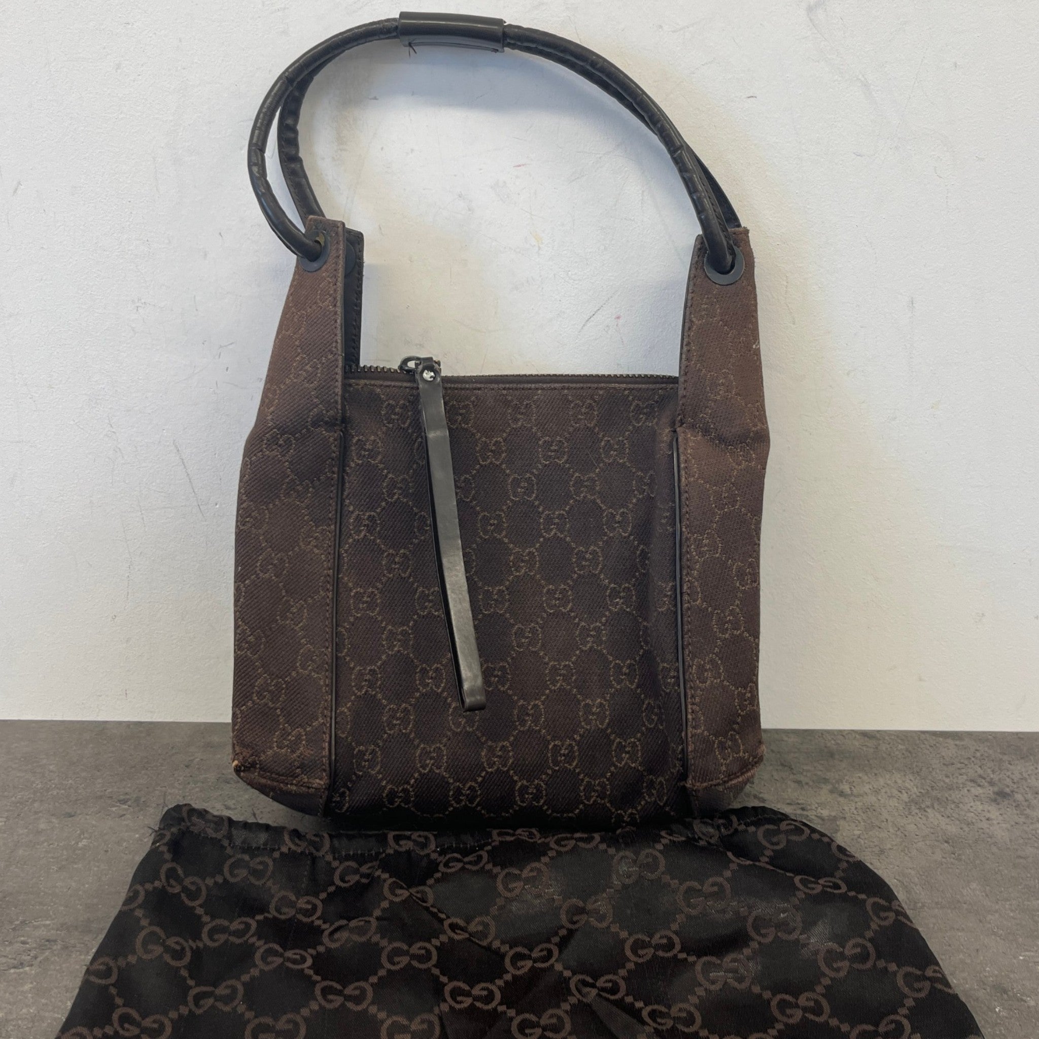 Women's Gg Supreme Hobo Handbag Brown