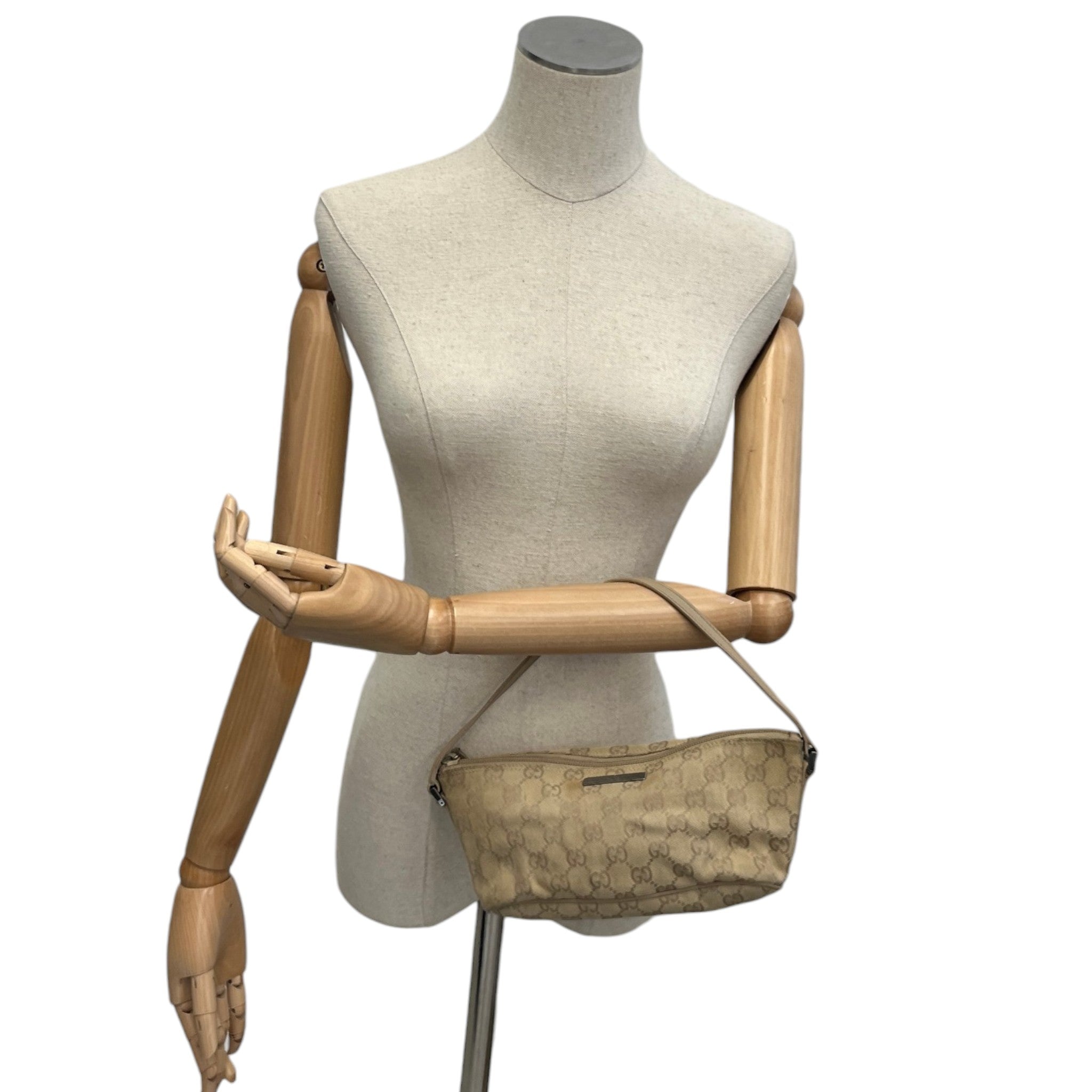 Women's Gg Canvas Boat Handbag Beige