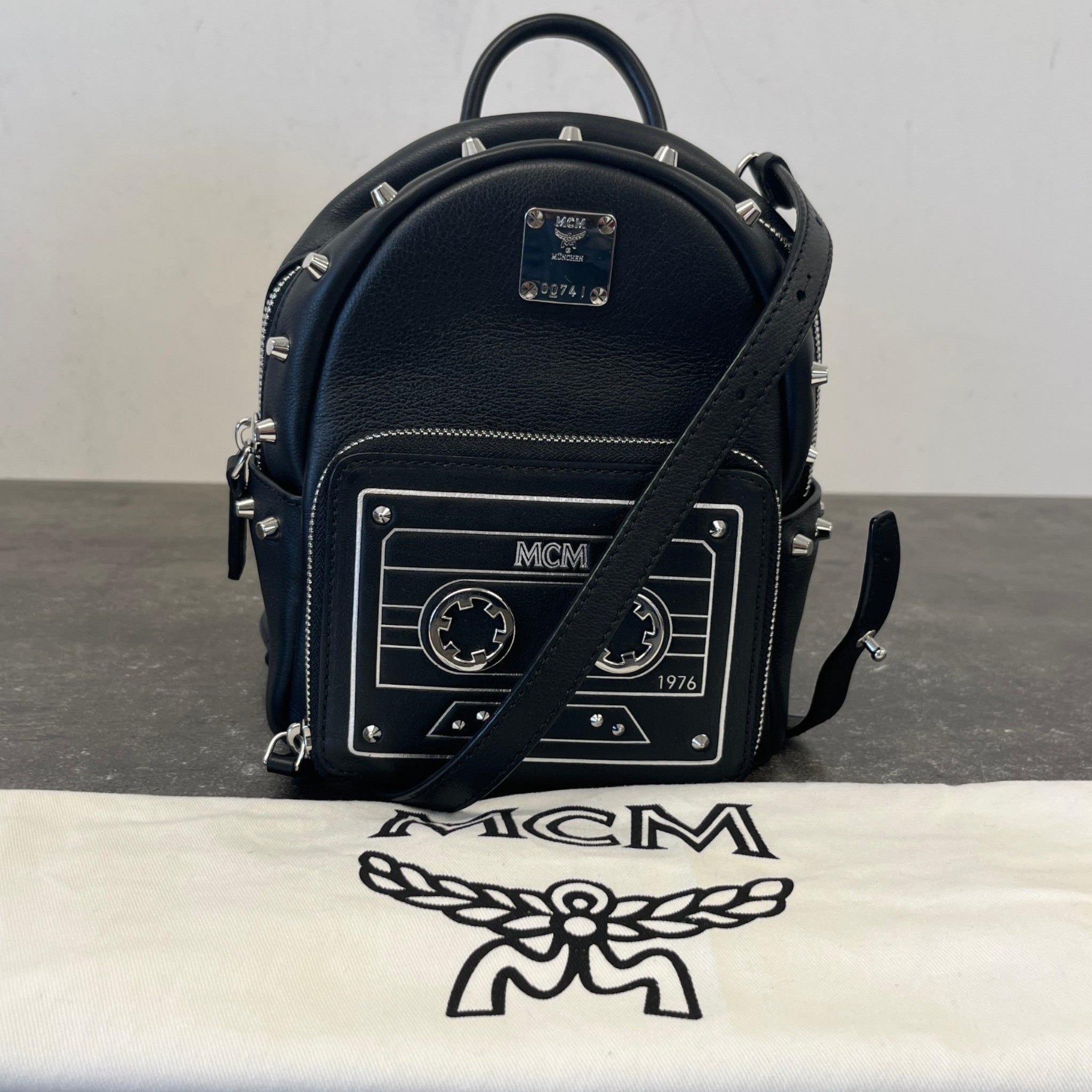 Women's Small Stark Bebe Boo Backpack Black