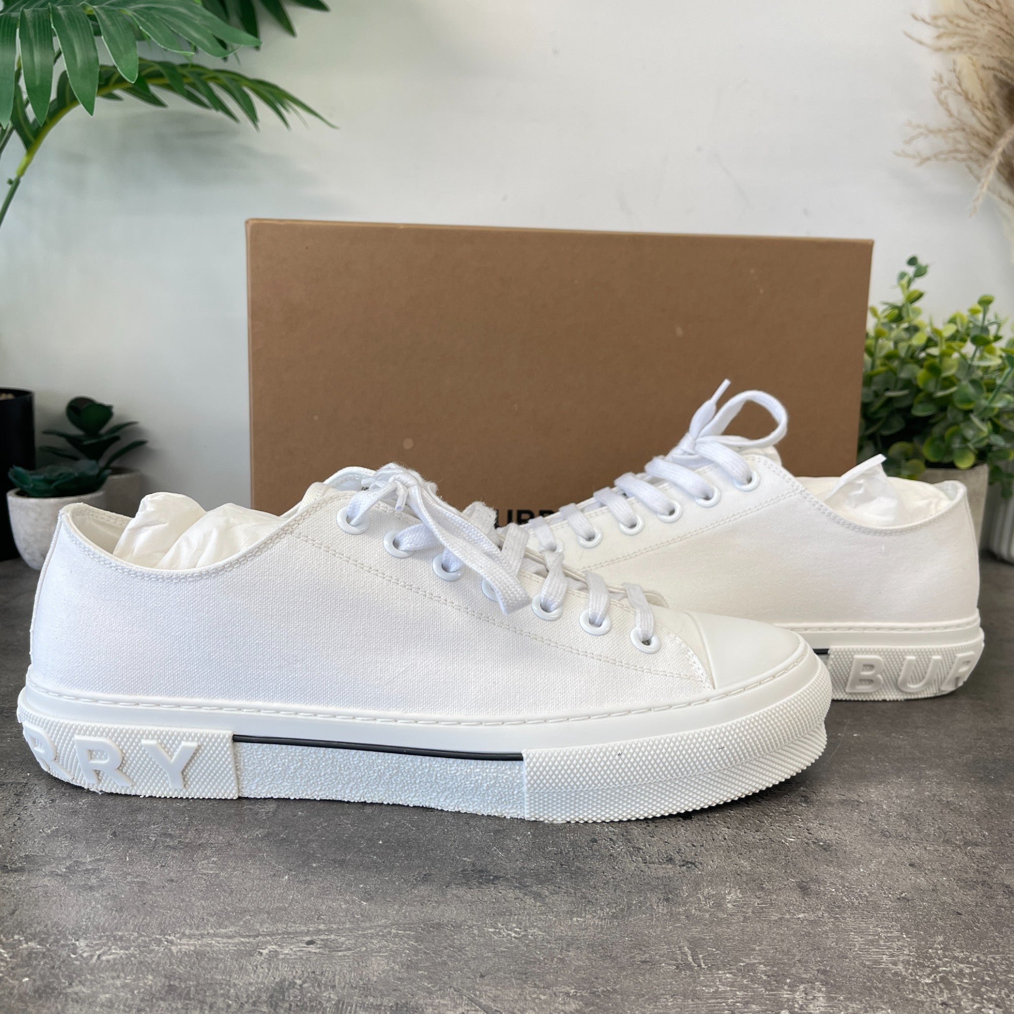 Men's Canvas Logo Low Trainers White Size EU 45.5 / UK 11.5