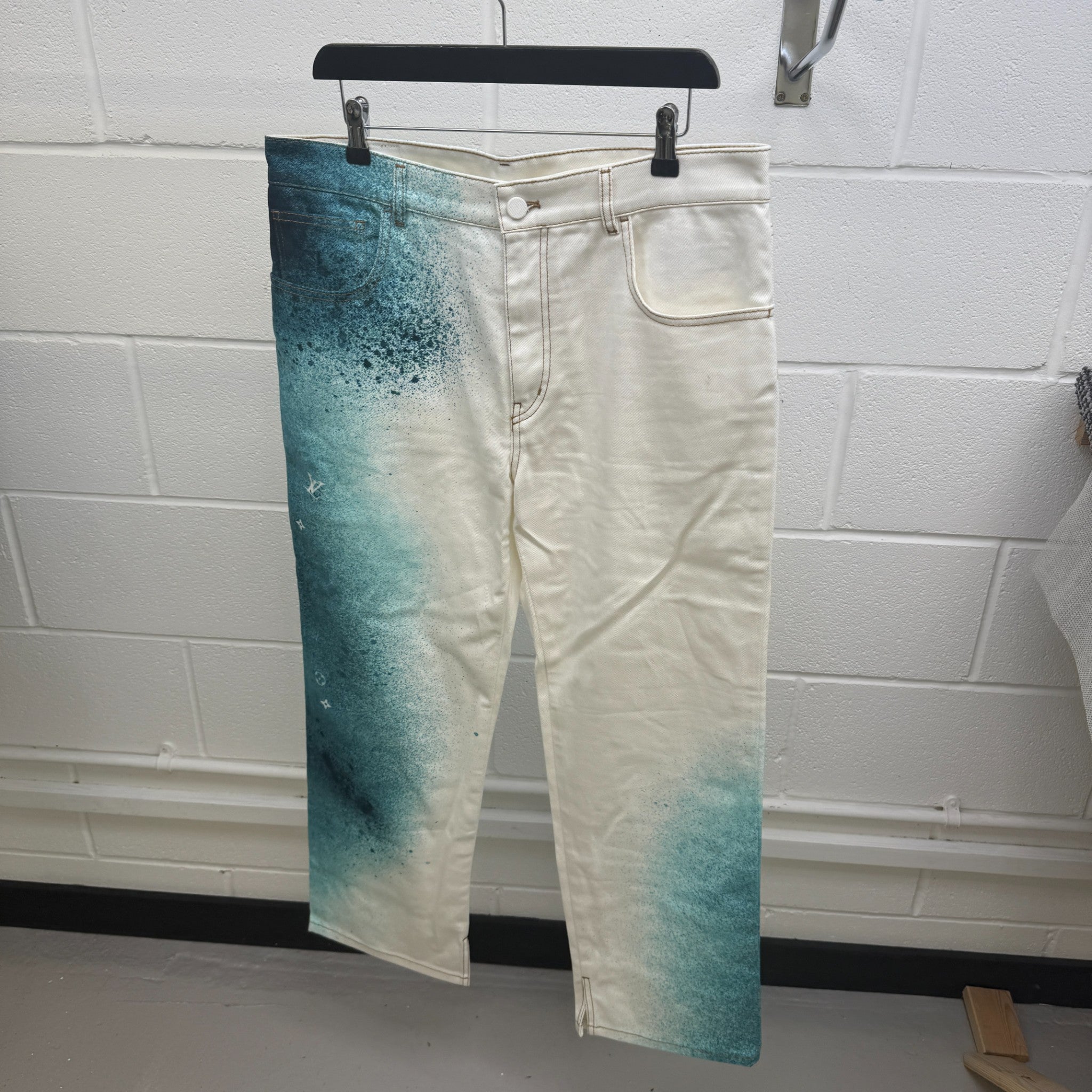 Men's Lv Spray Denim Jeans White Size Waist 34"