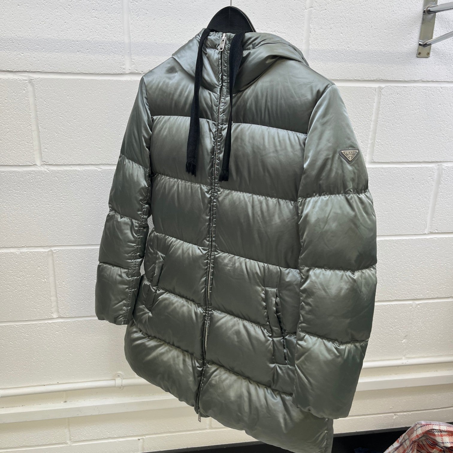 Women's Plaque Logo Down Jacket Green Size 44 / UK 12