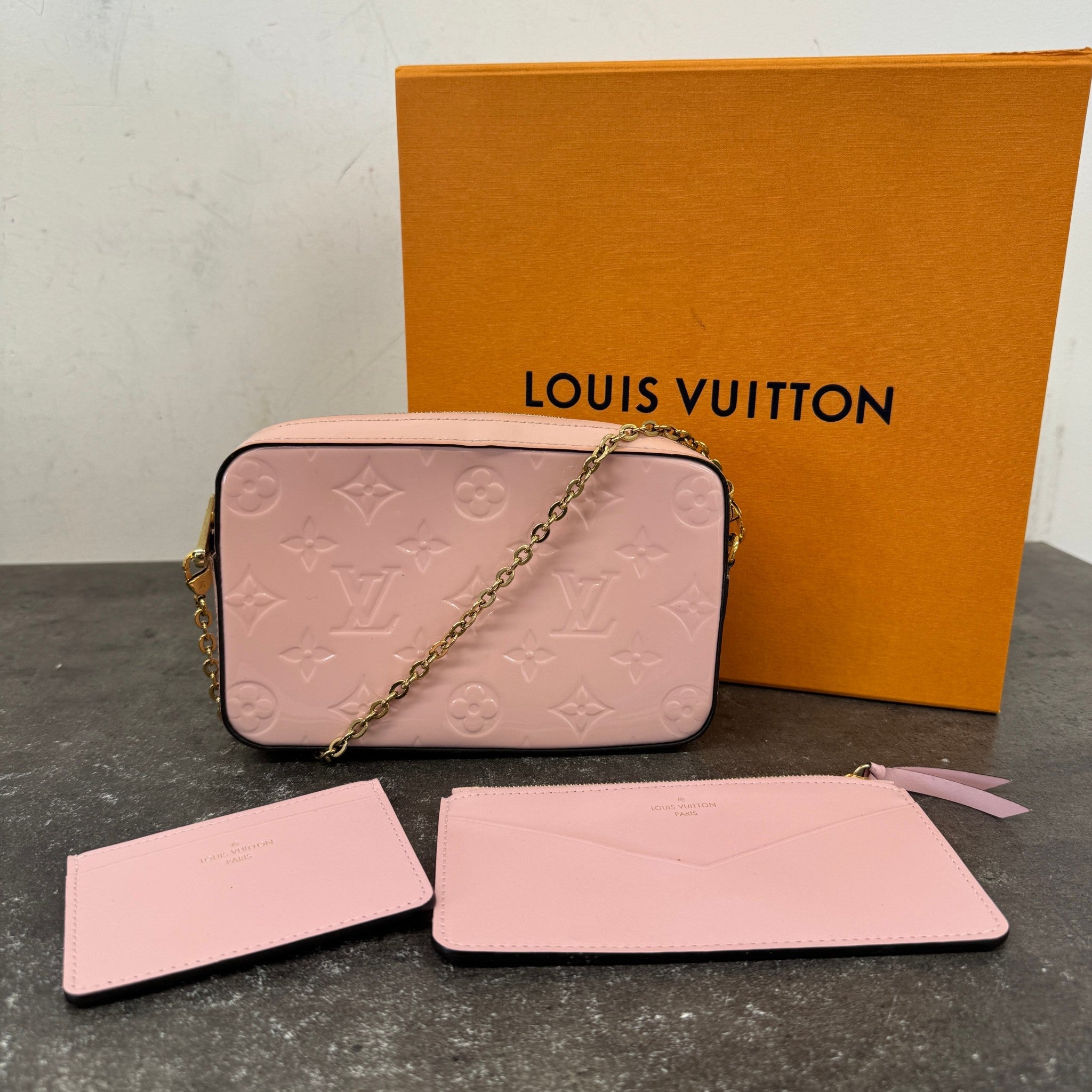Women's Monogram Vernis Camera Pouch Bag Pink