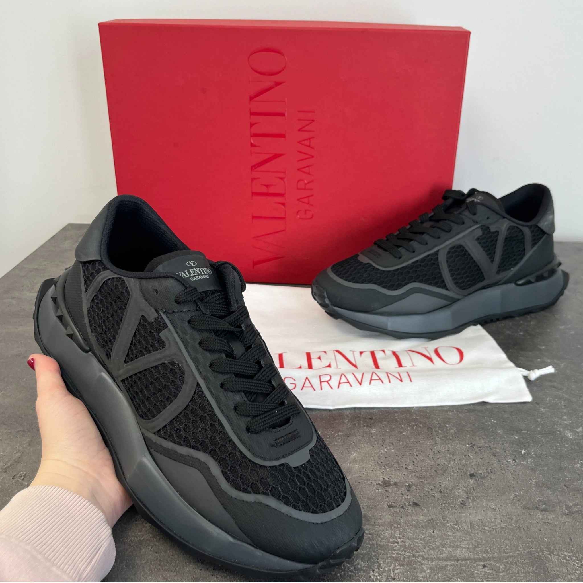 Men's Netrunner Low Trainers Black Size EU 42 / UK 8