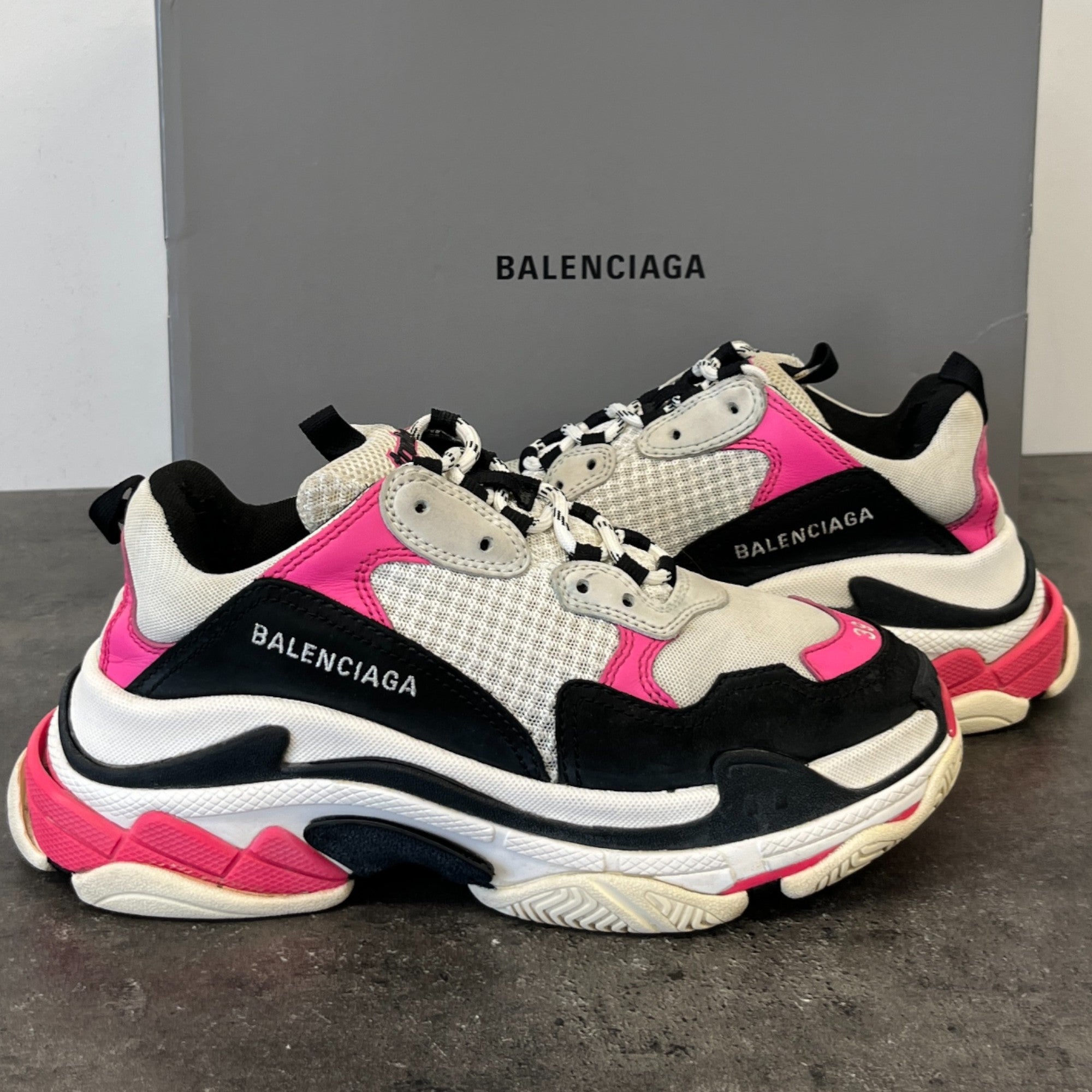 Women's Triple S Low Trainers Pink Size EU 39 / UK 6