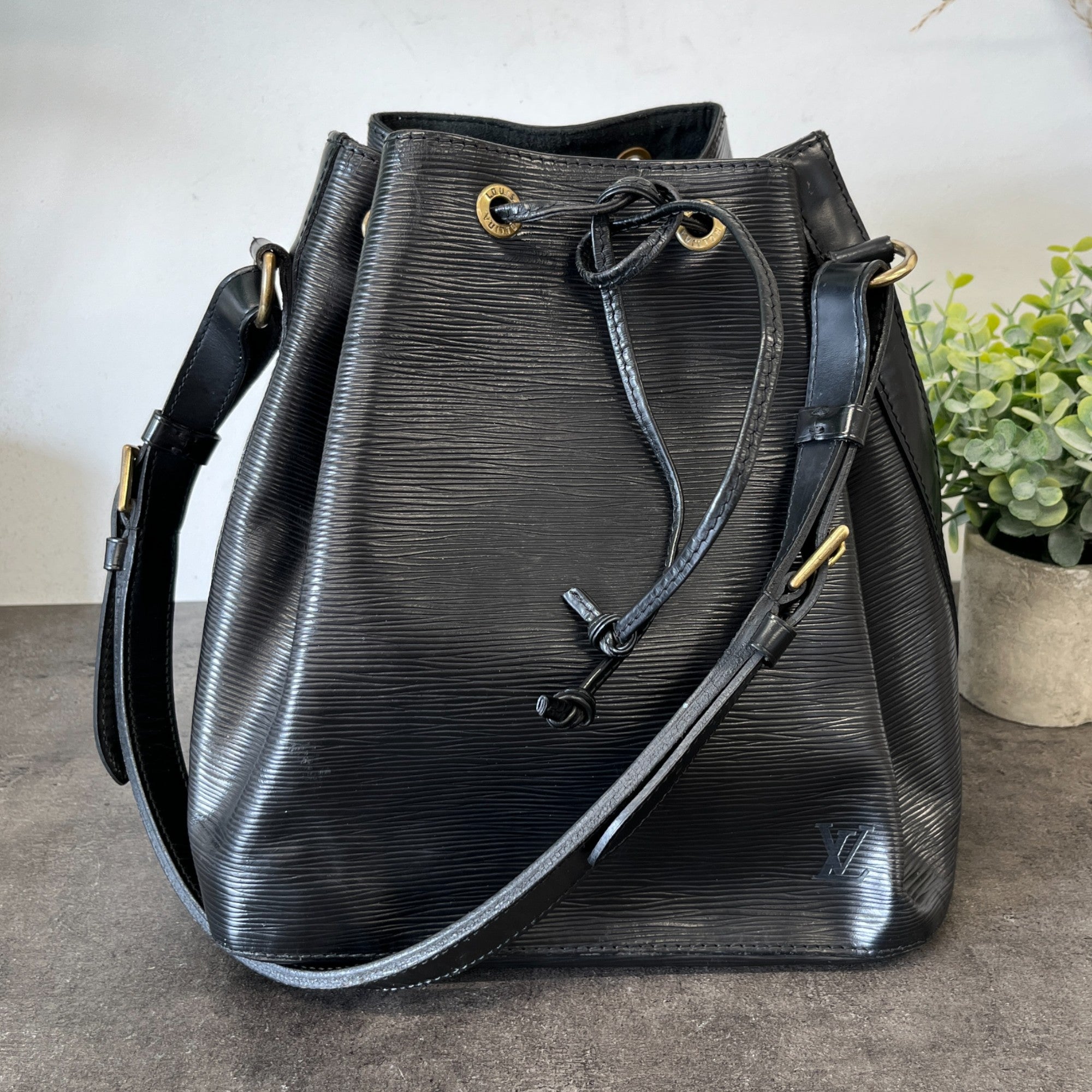 Women's Epi Noe Petit Bag Black