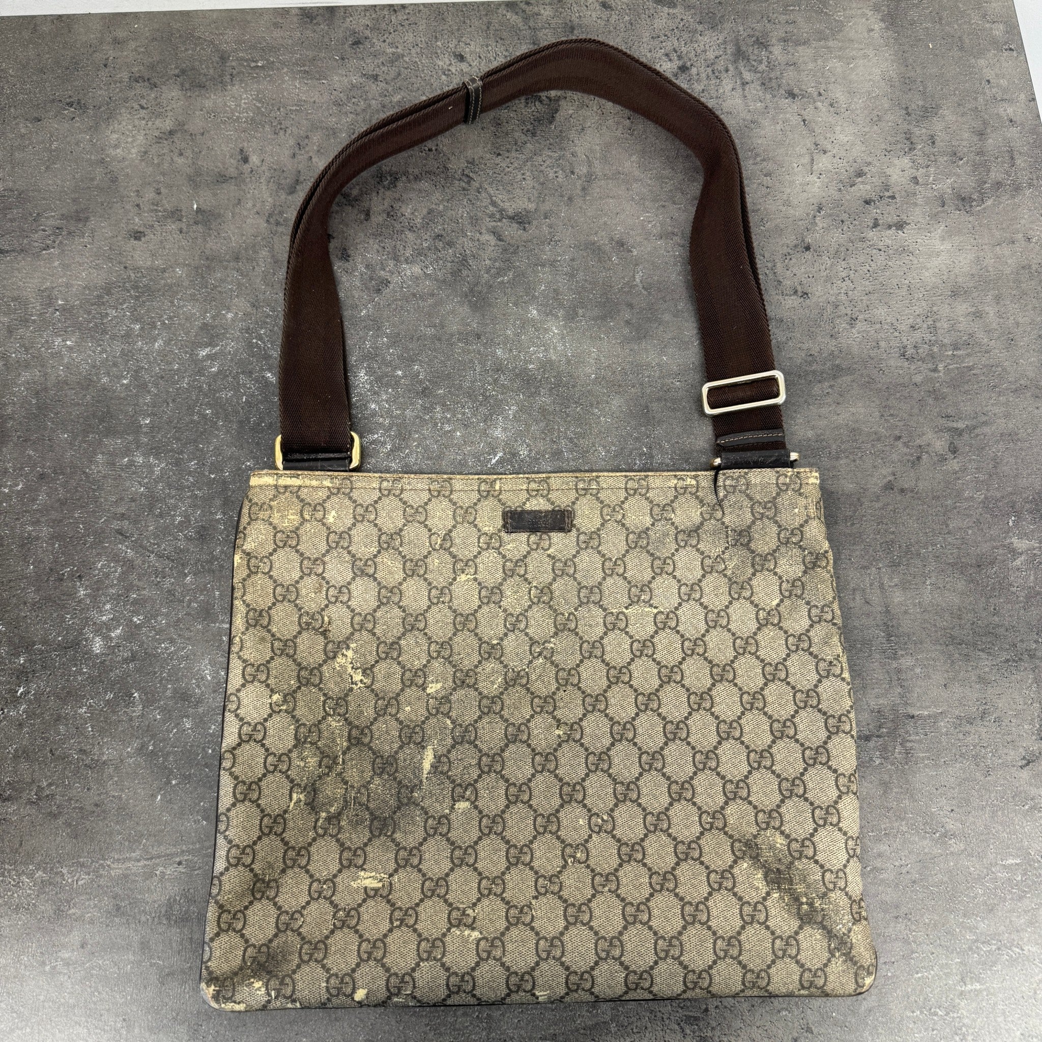 Men's Gg Supreme Bag Beige