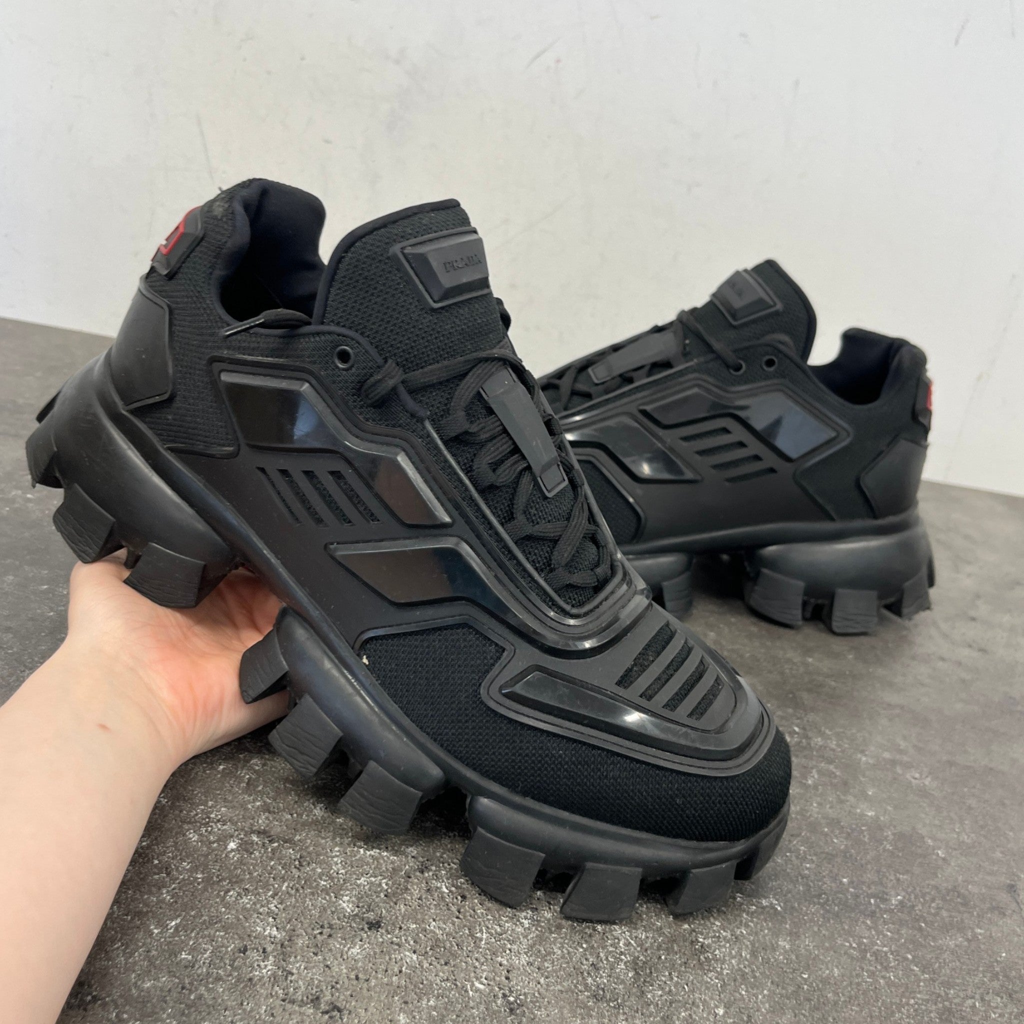 Men's Cloudbust Thunder Low Trainers Black Size EU 42 / UK 8