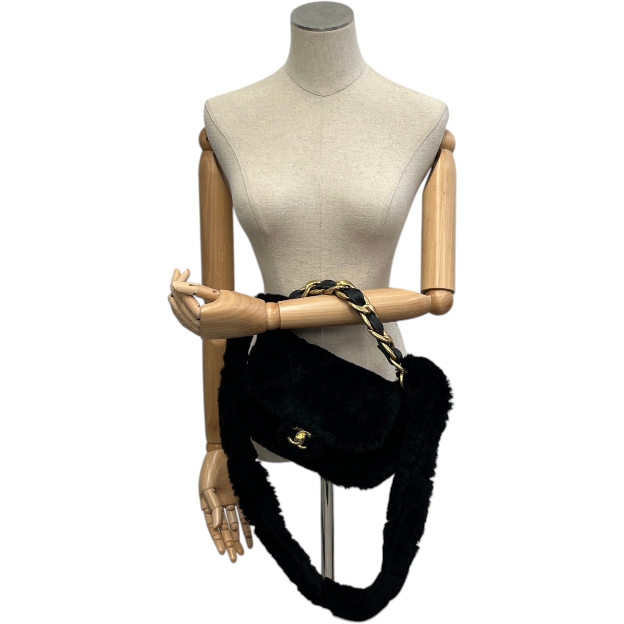 Women's 2022 Coconing Flap Bag Black