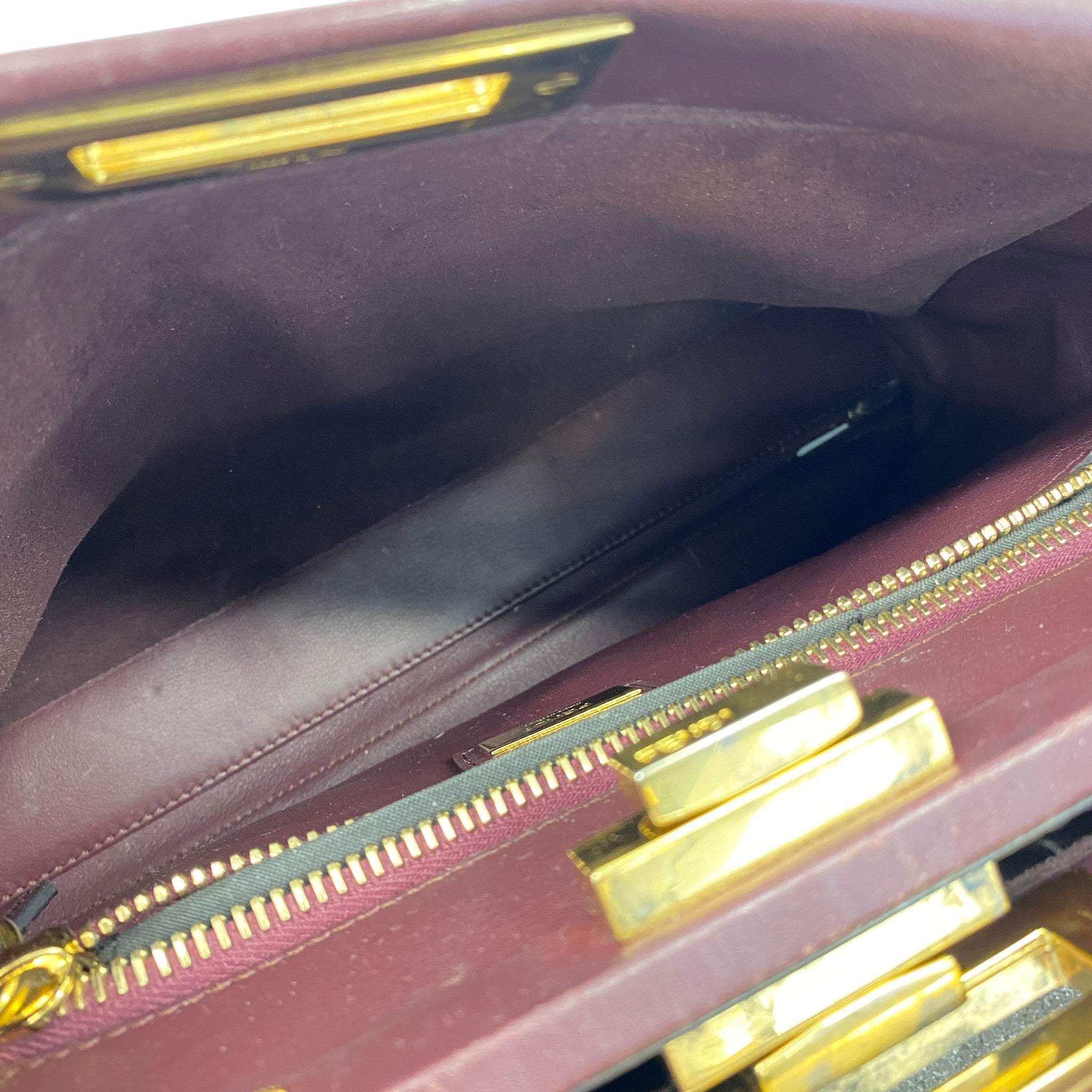 Women's Medium Wave Peekaboo Handbag Burgundy